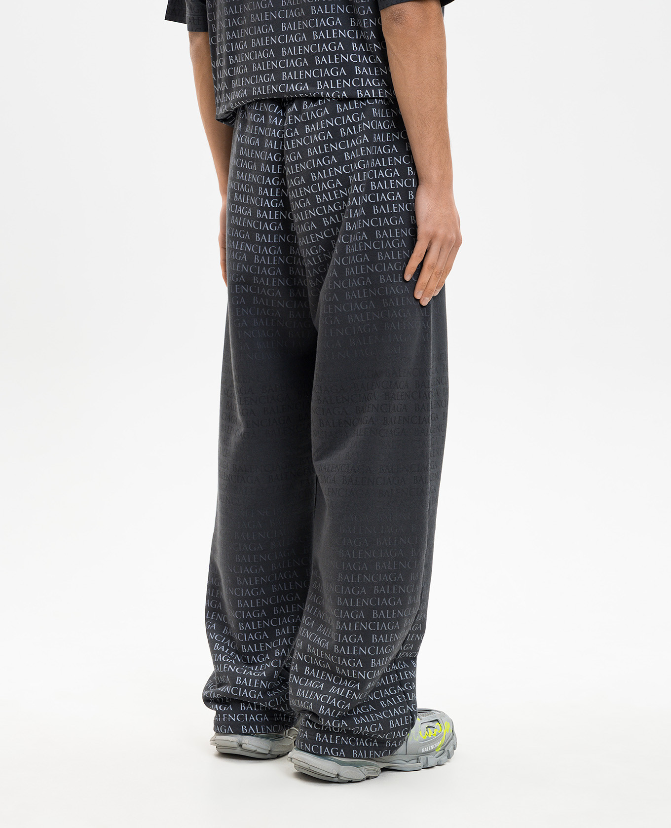 Grey printed sweatpants Balenciaga 4