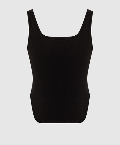 Haut noir avec un patch