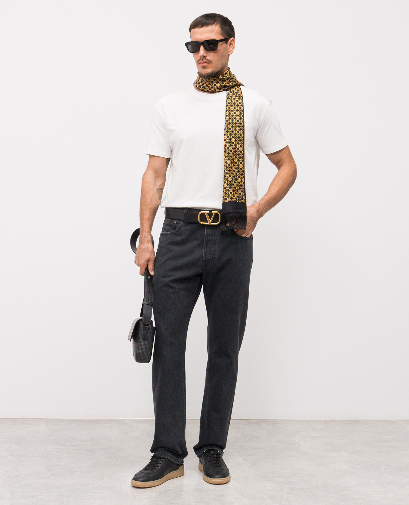 Grey jeans with logo patch Valentino 2