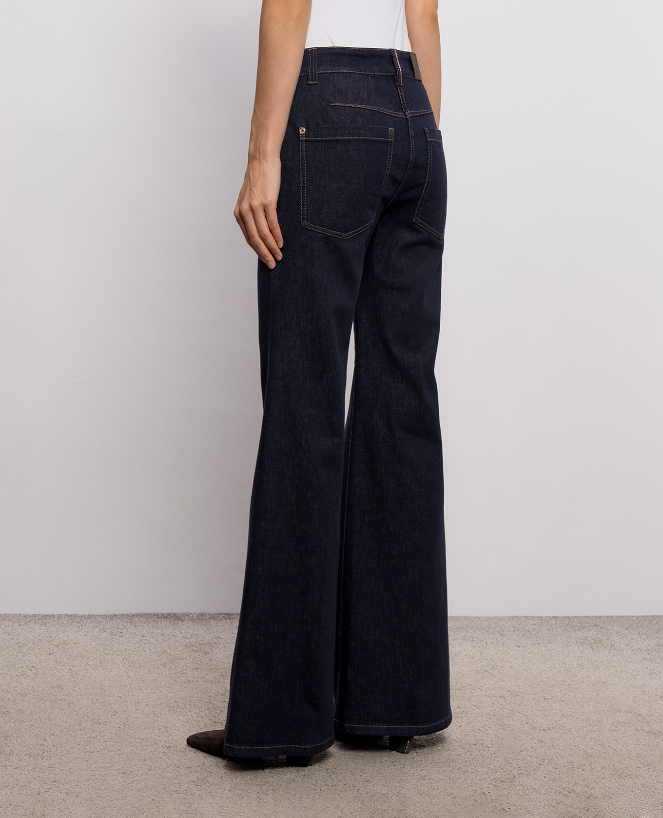Blue flared jeans with logo patch Brunello Cucinelli 4