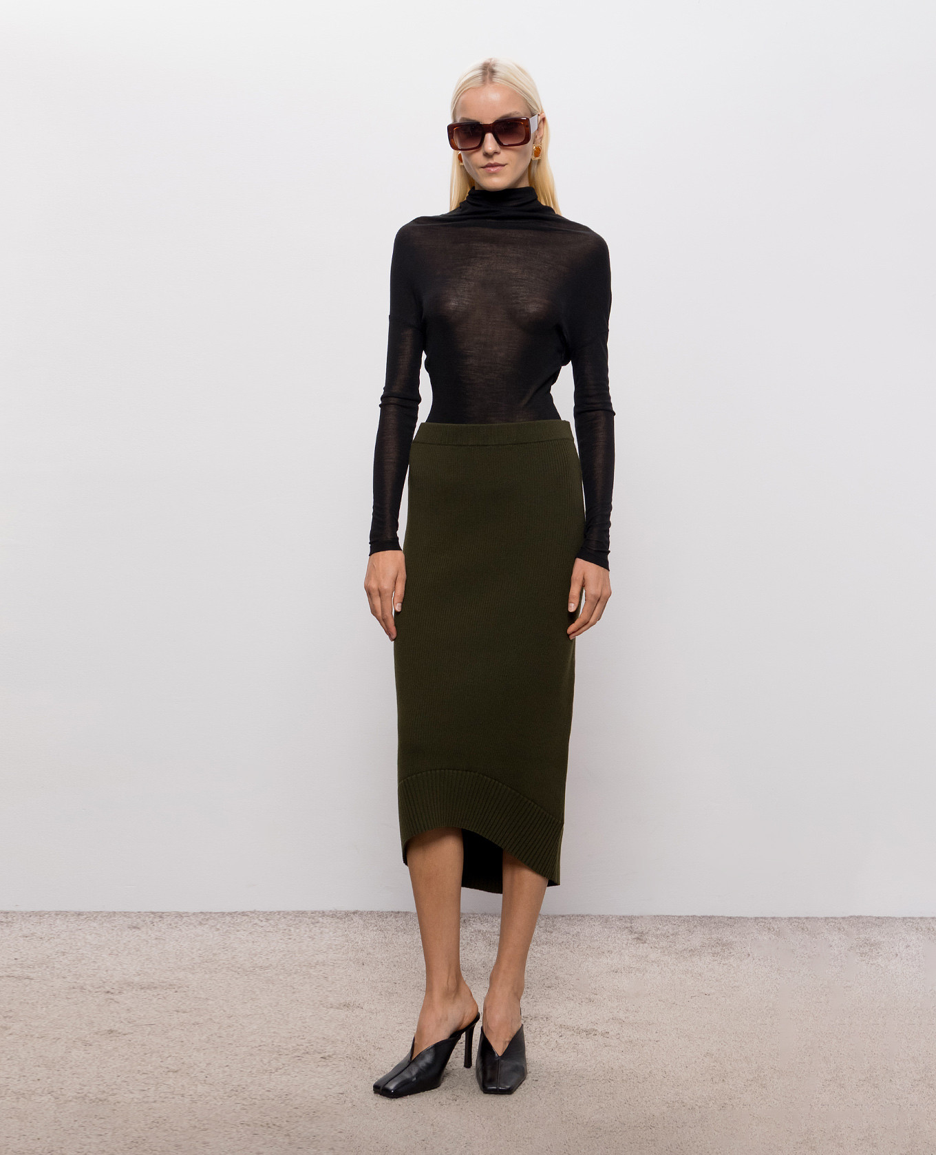 Black top with wool Victoria Beckham 2