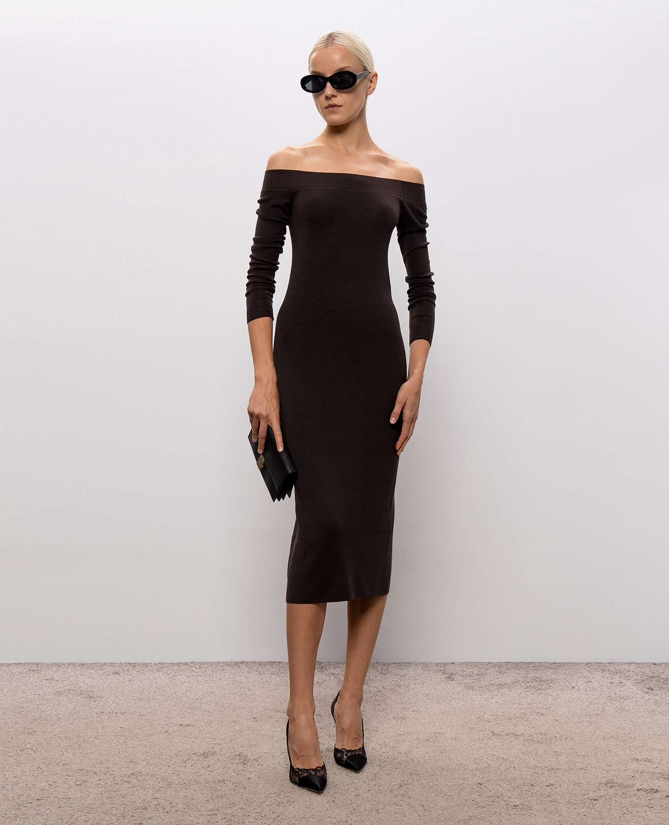 Brown dress with open shoulders Tom Ford 2