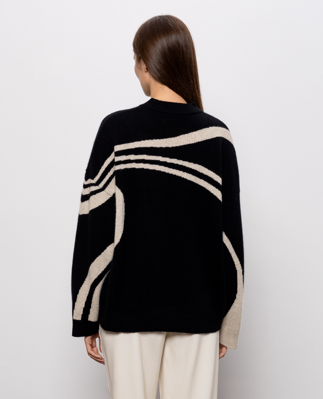NOGA black cashmere sweater Loulou de Saison 4