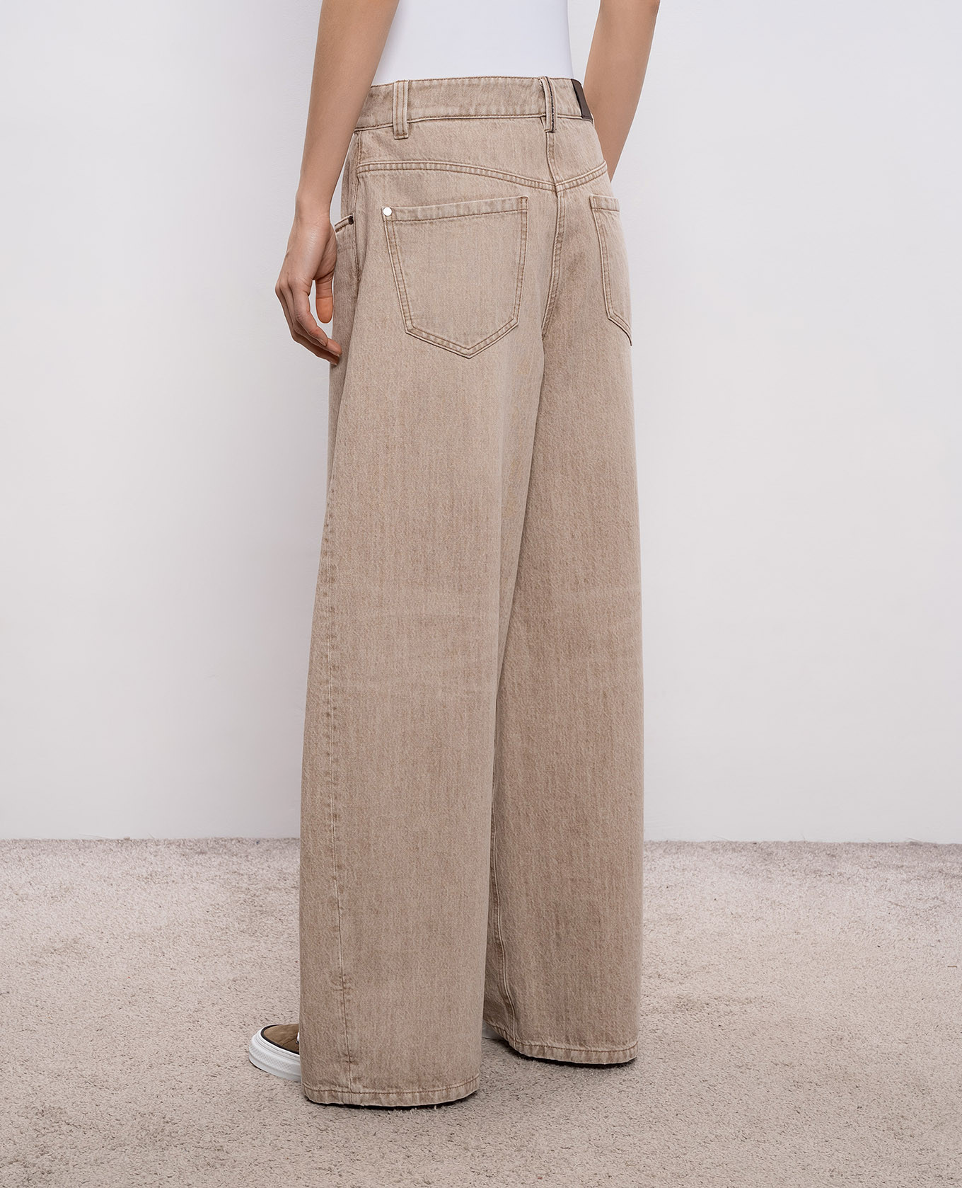 

Beige palazzo pants with logo patch Brunello Cucinelli