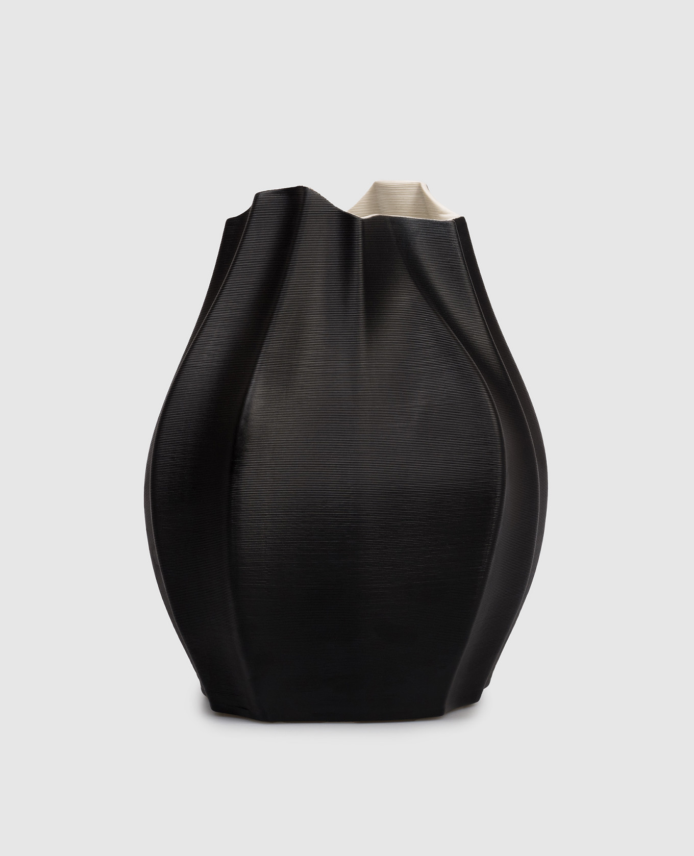 

Black porcelain vase Palais Royal