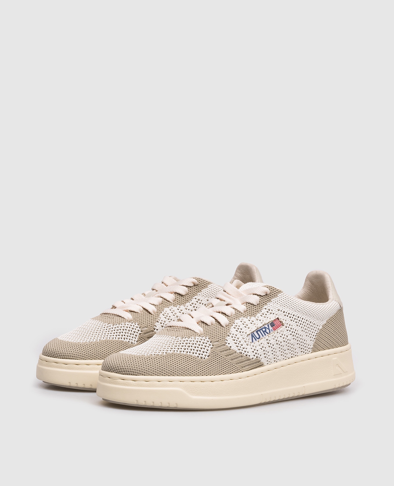 

Khaki Medalist Easeknit Sneakers AUTRY