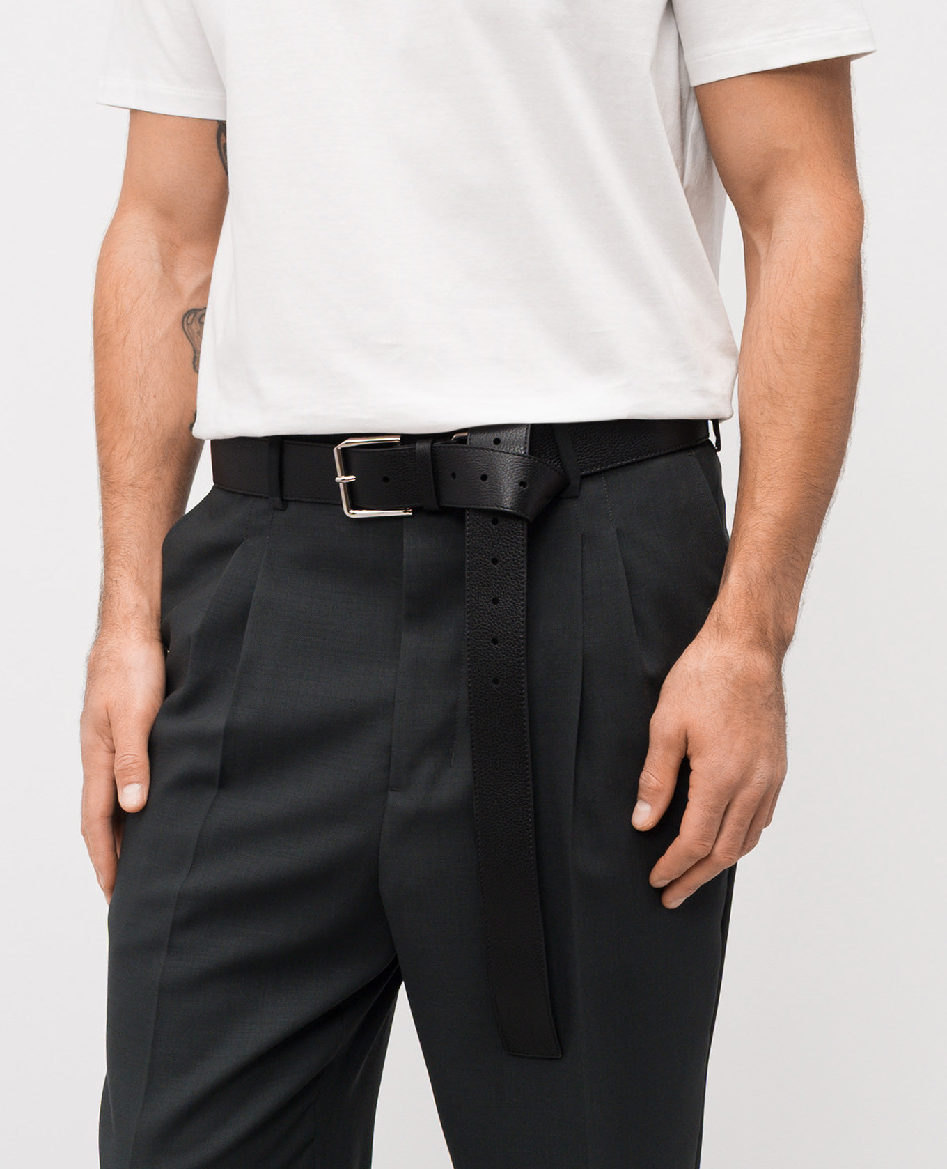 

Black leather belt with logo Givenchy