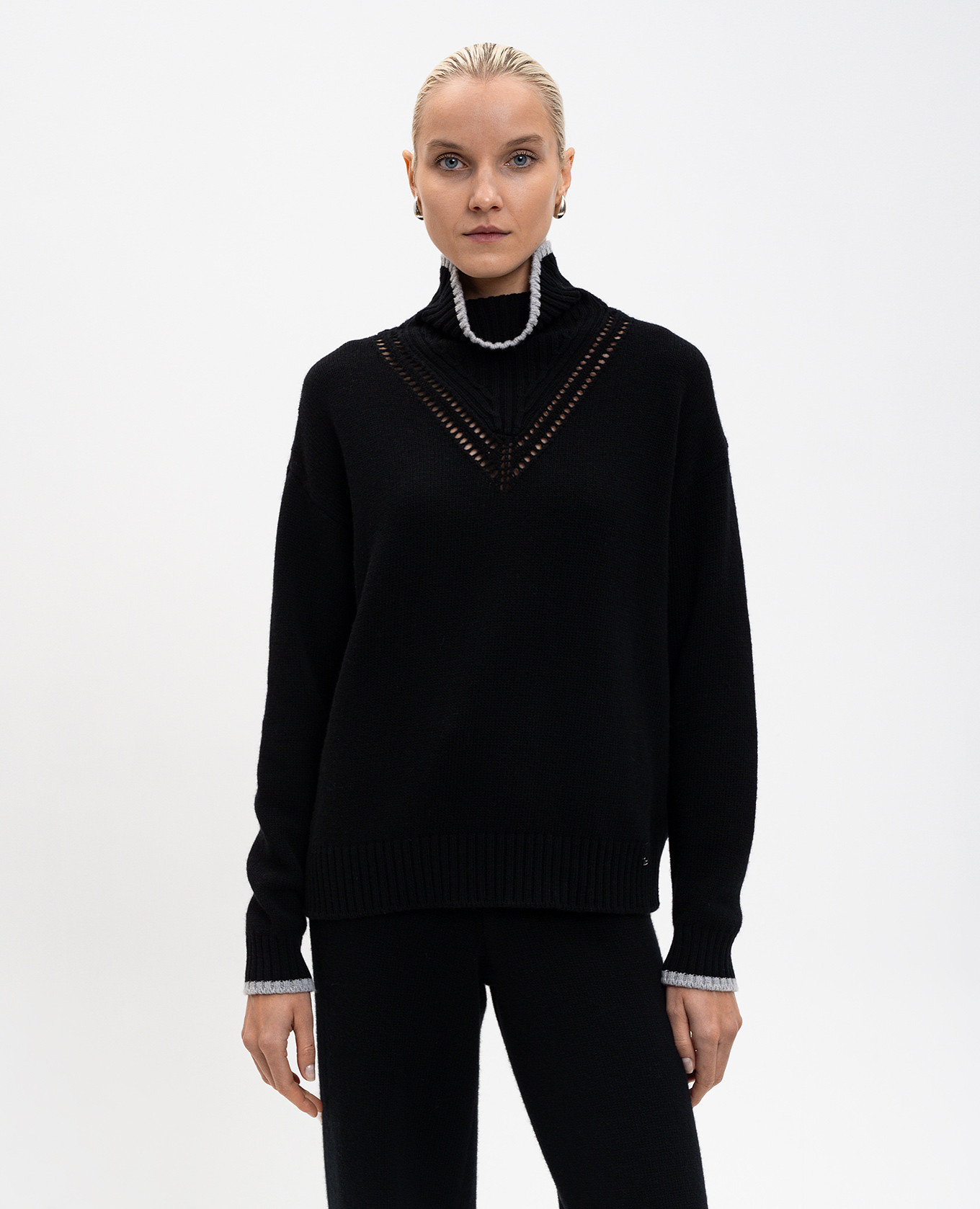 

Black wool sweater with logo Herno