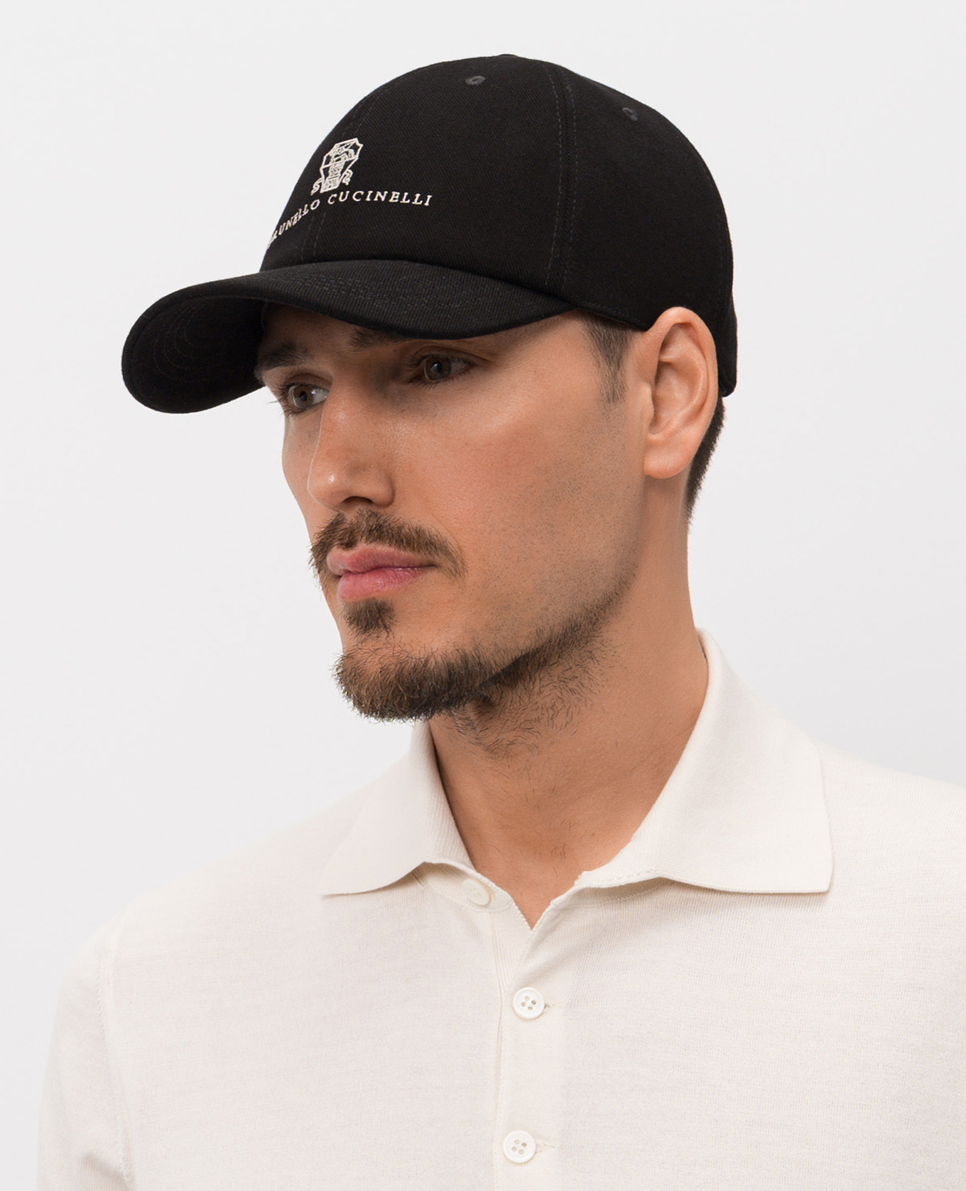 

Black cap with embroidered emblem Brunello Cucinelli