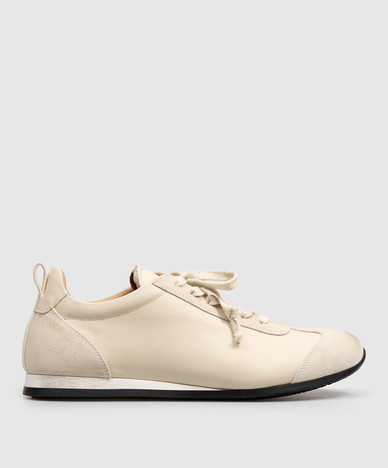 Elfenbeinfarbene Ledersneaker