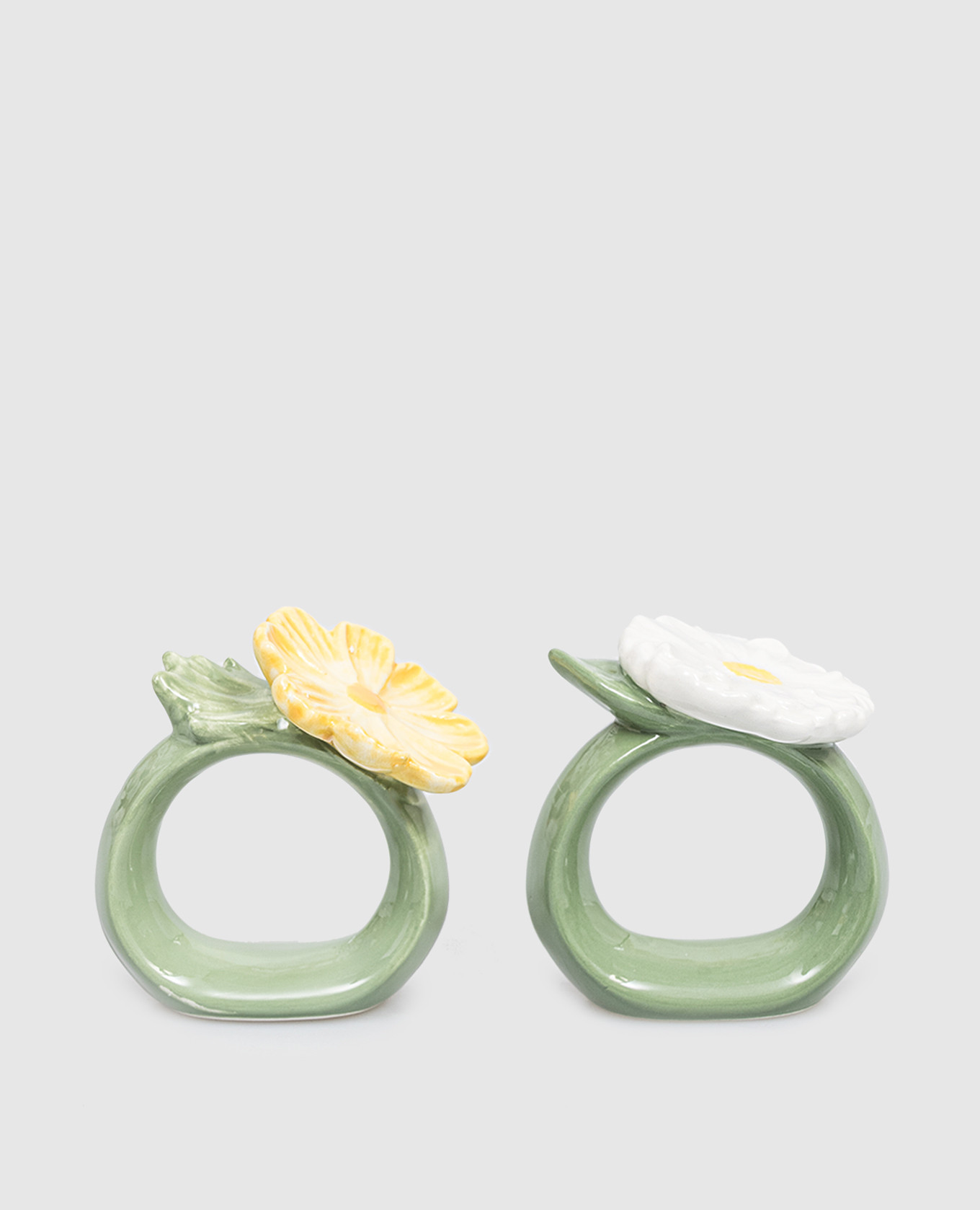 

Set of ceramic napkin rings with a flower EDG, Green