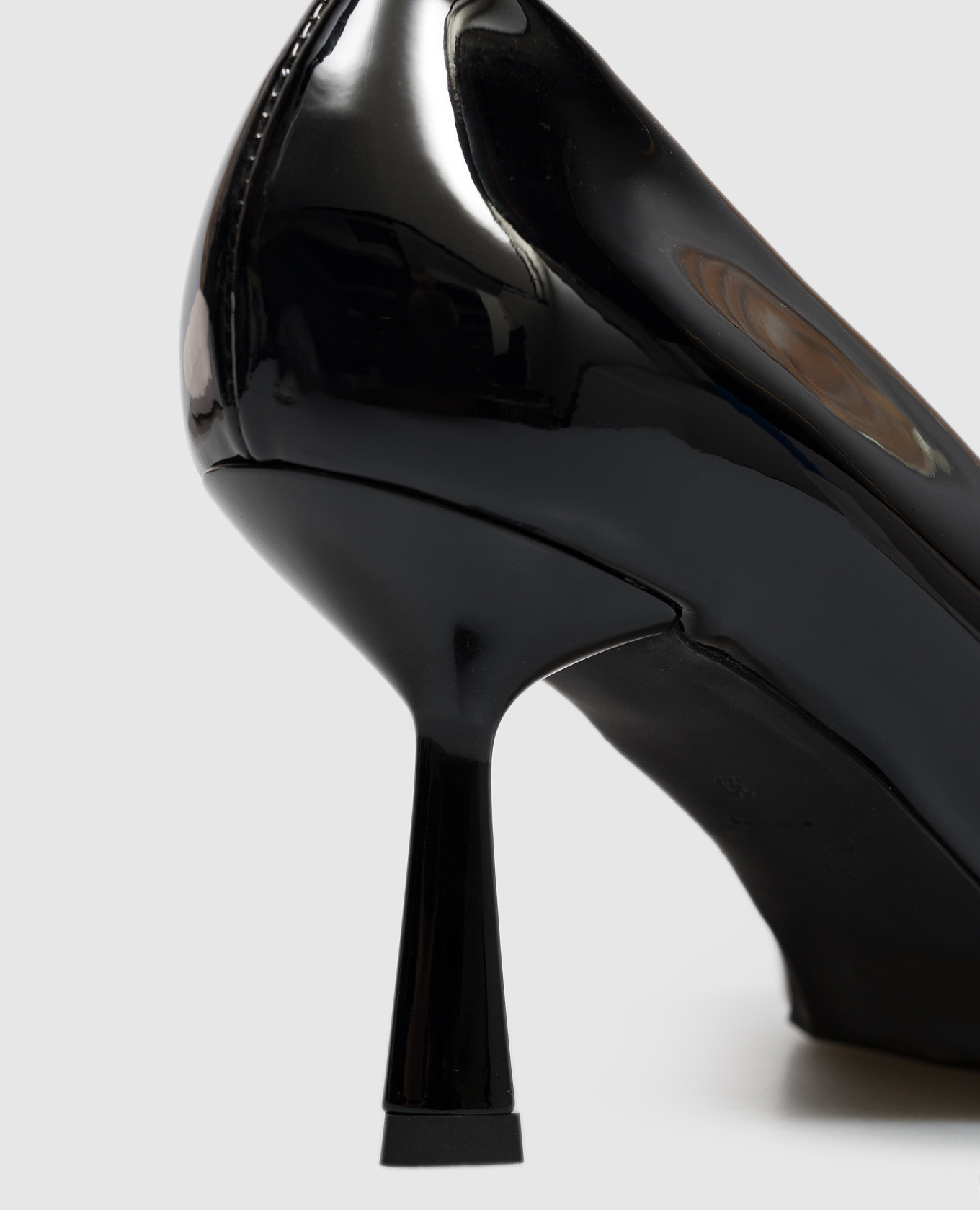 Black patent leather Alla shoes AGL 5