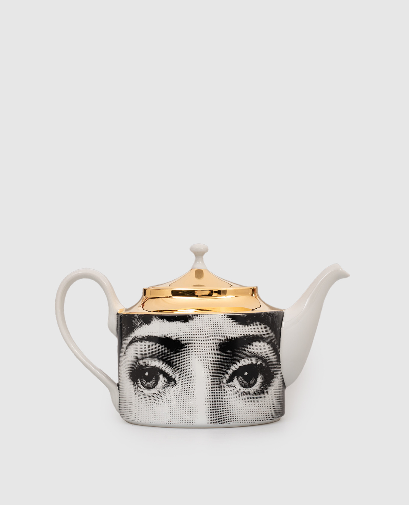 White porcelain teapot Tema e Variazioni
