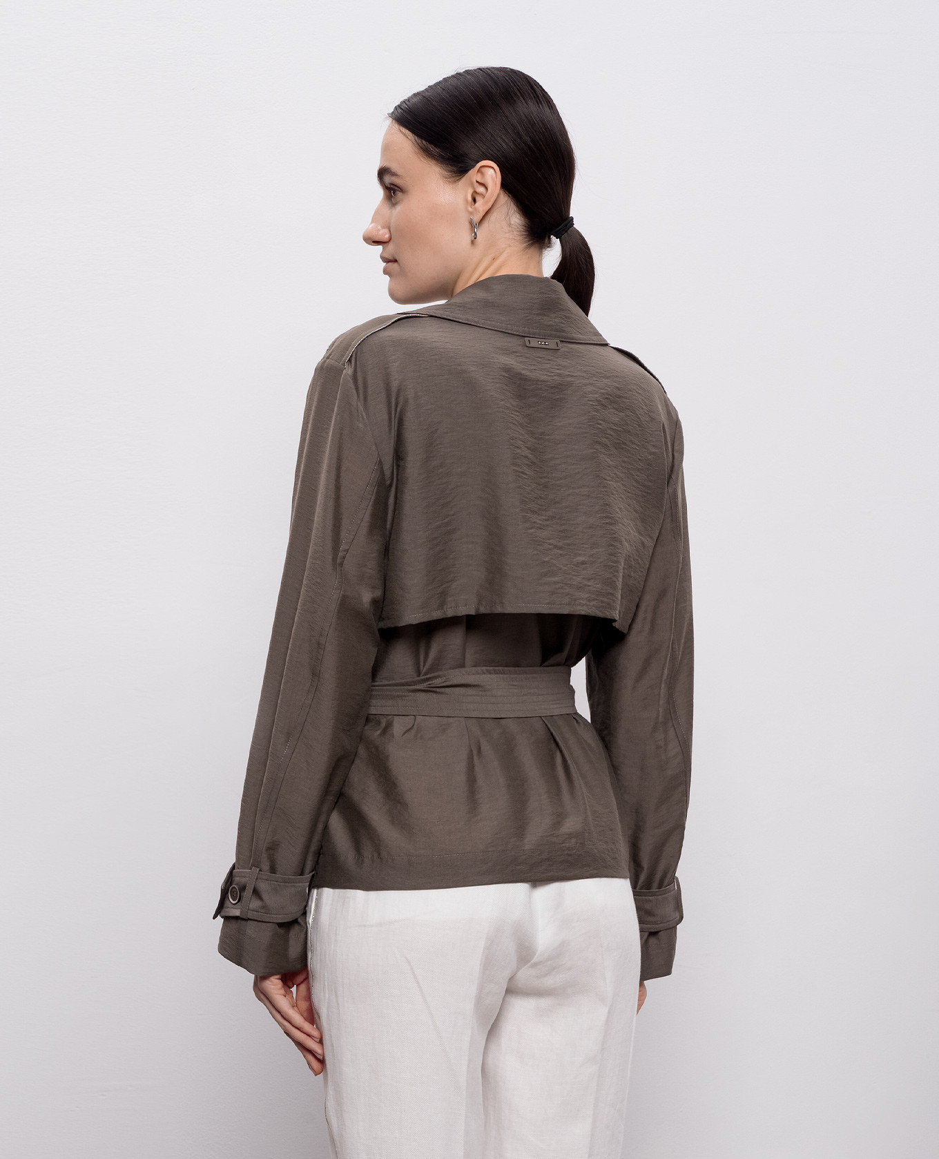 

Brown cropped trench coat with monil chain Peserico