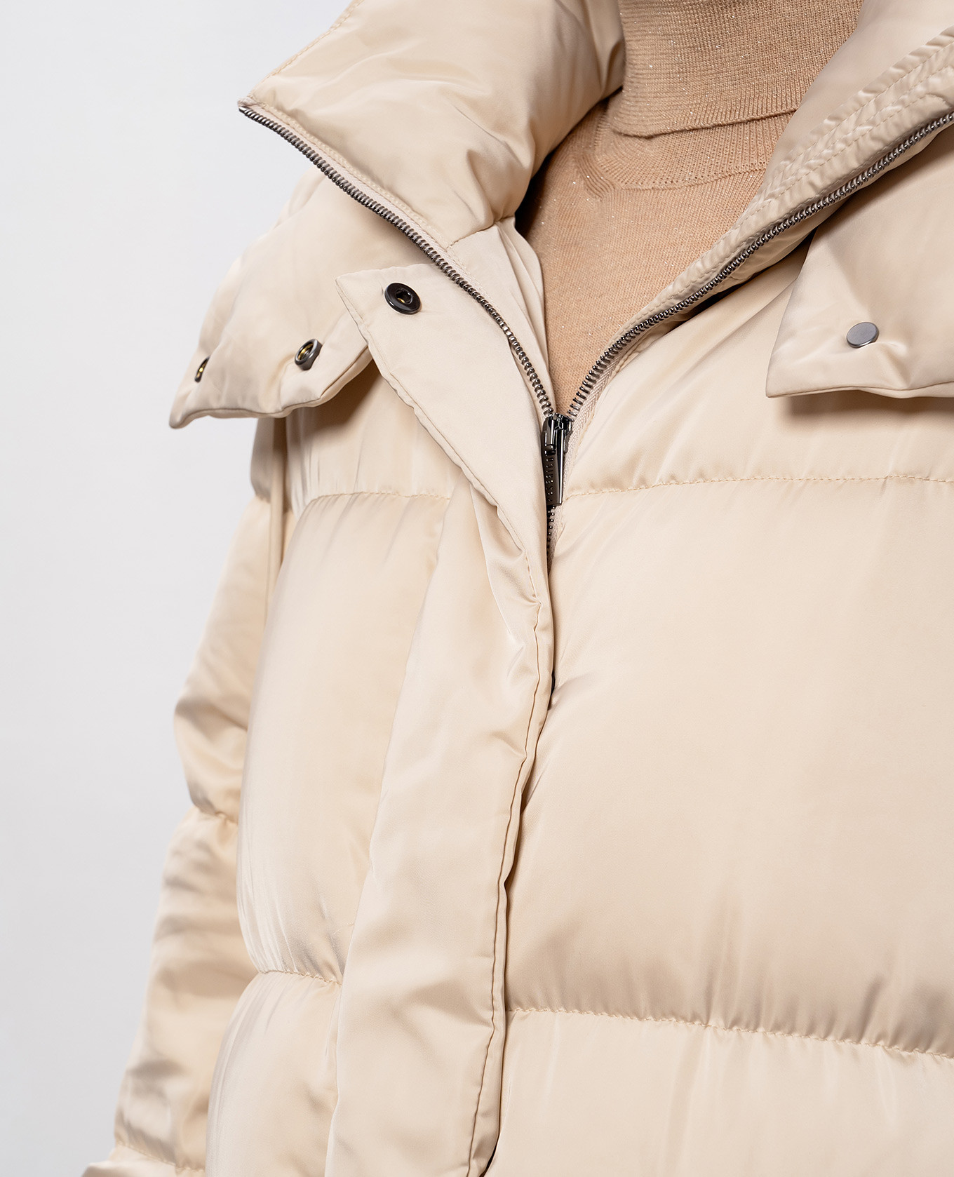 

Beige down jacket Peserico