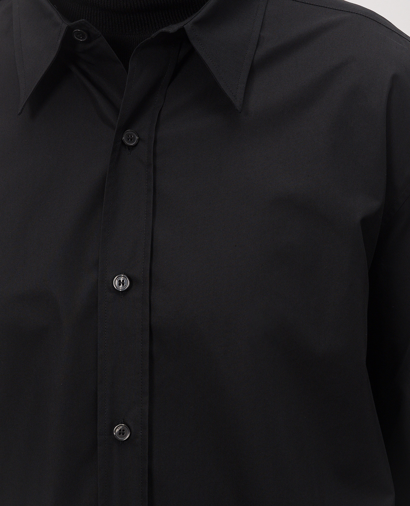 Black shirt with logo patch Balmain 5