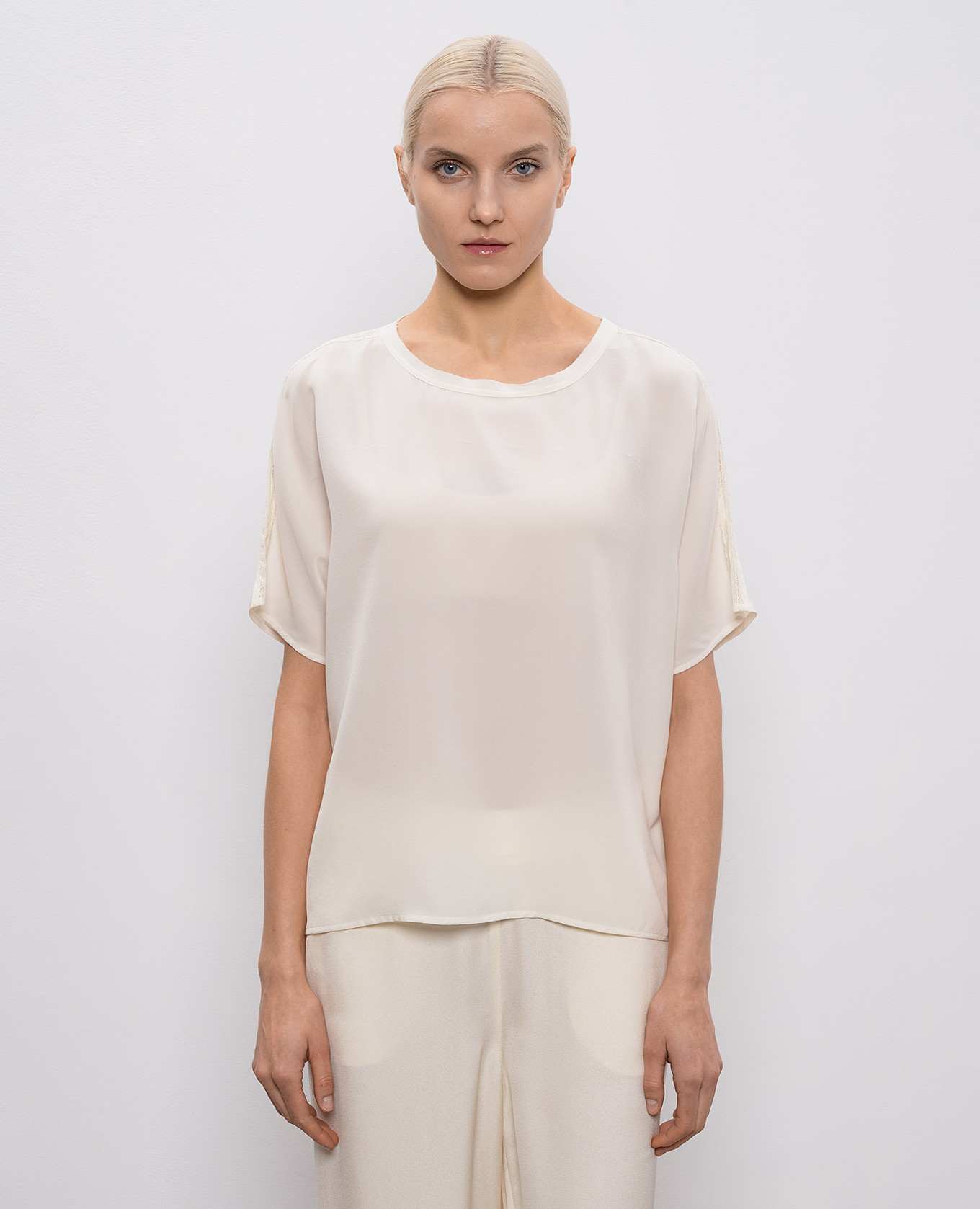 

Gila white silk blouse Momoni