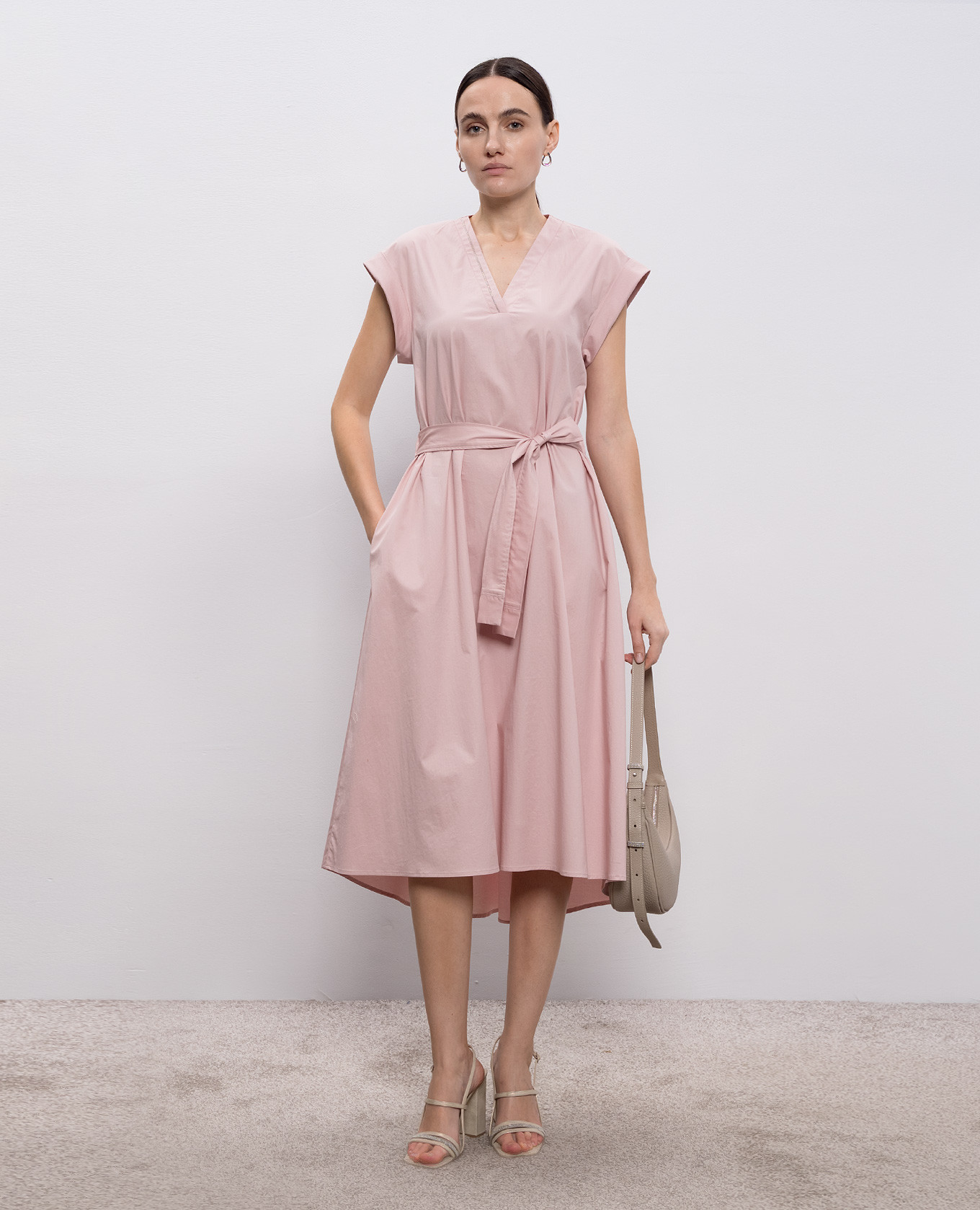 

Pink dress with monil chain Peserico