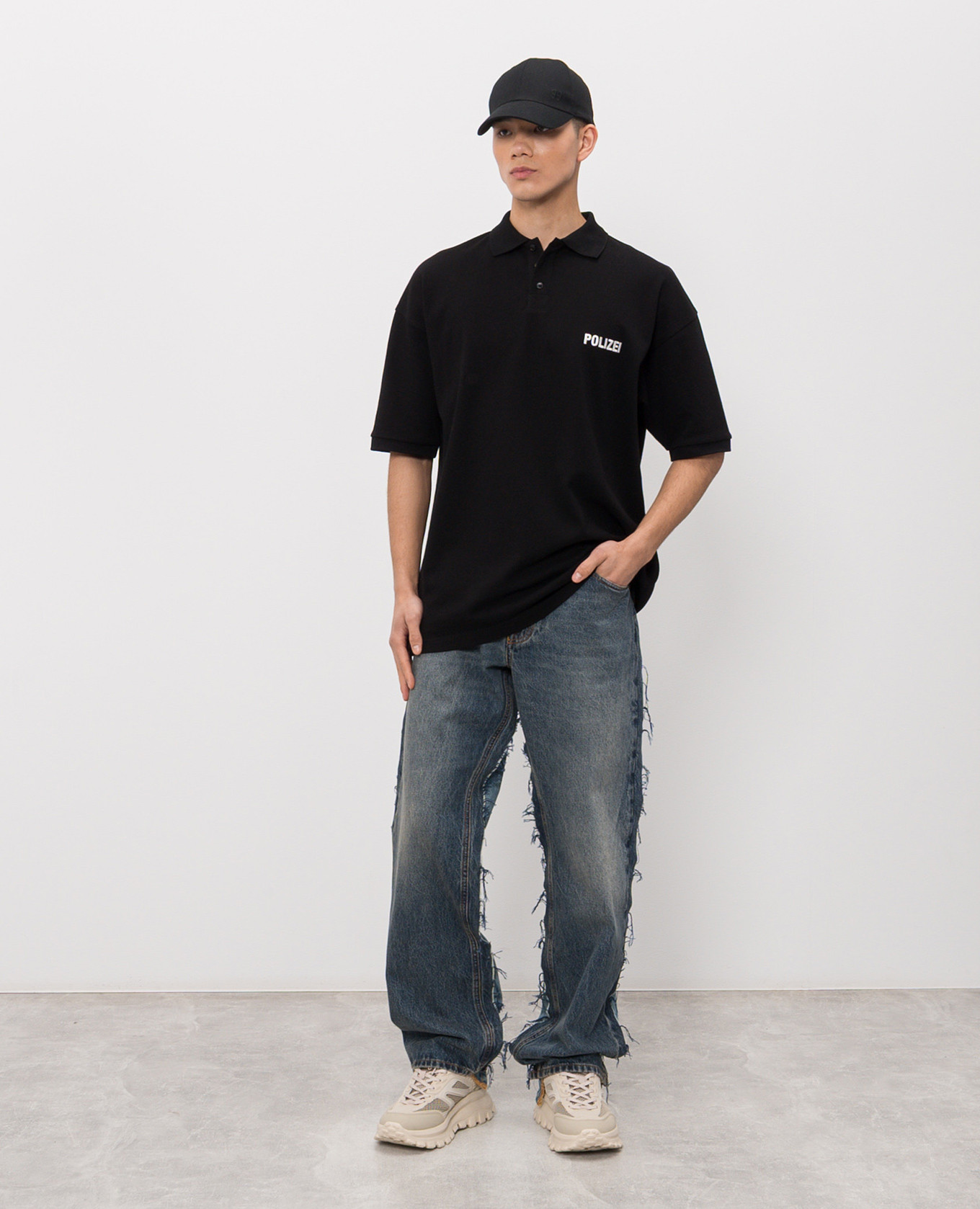 Black polo shirt with embroidery Vetements 2
