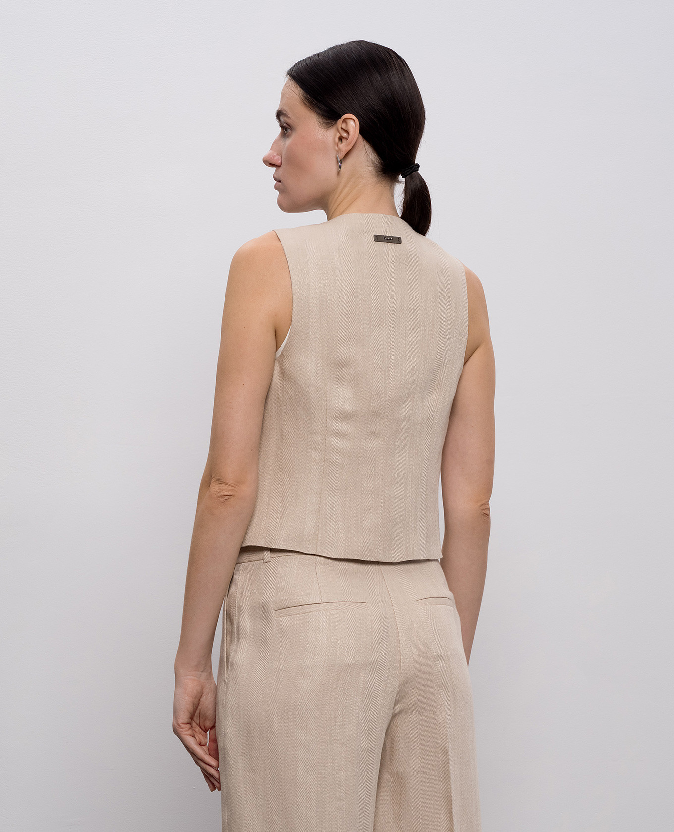 

Beige linen vest Peserico