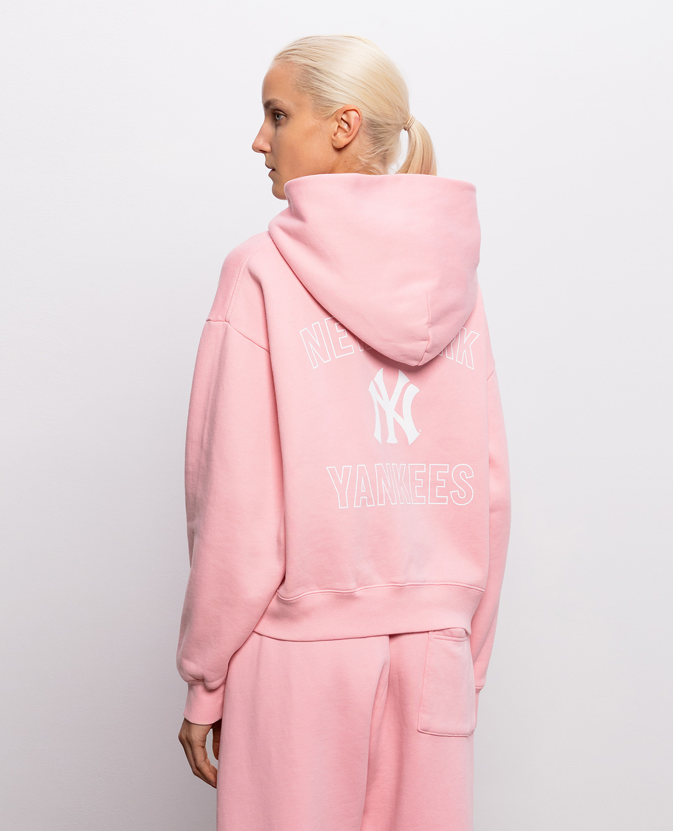 Yankees pink insulated hoodie Sporty & Rich 4