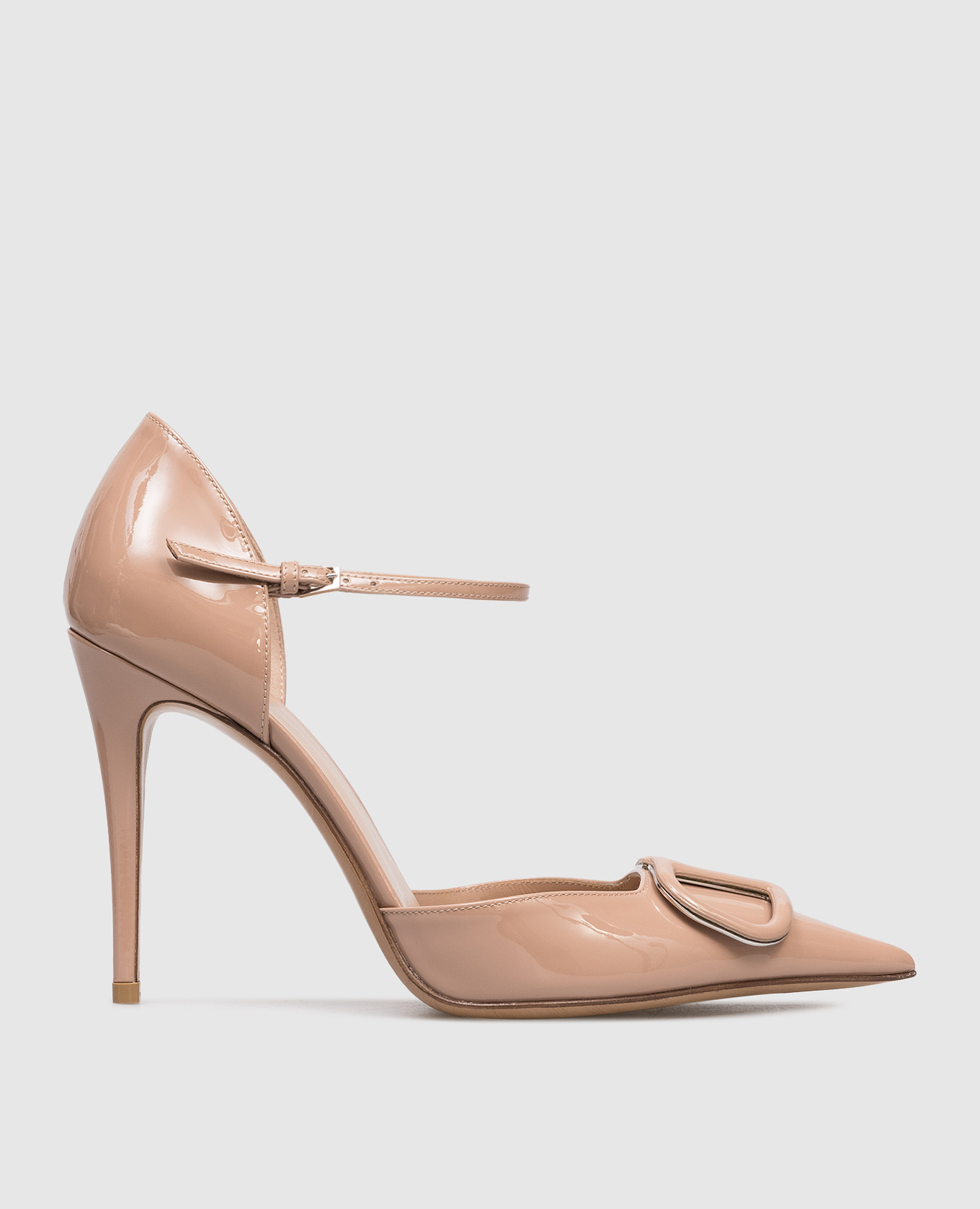 Beige patent leather D'Orsay shoes