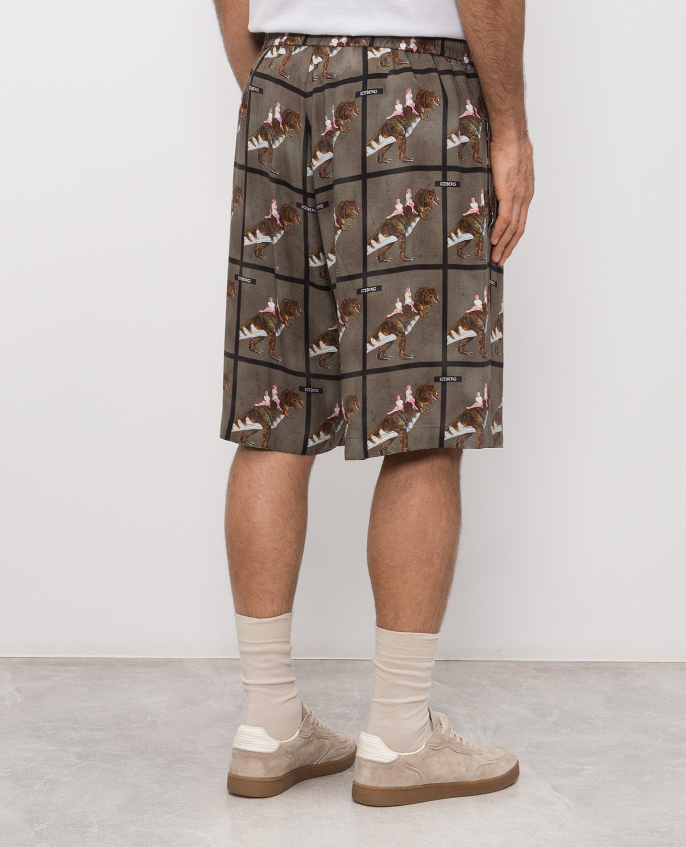 Khaki shorts with branded print Iceberg 4
