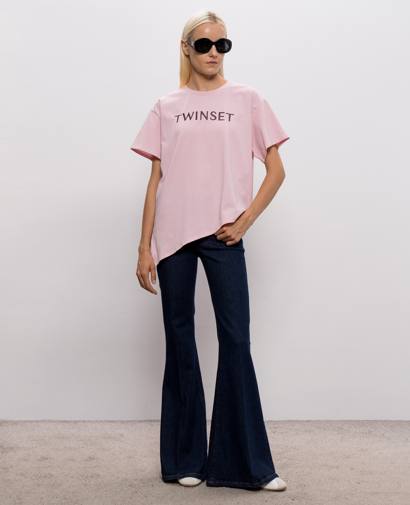Pink T-shirt with embroidered logo Twinset 2