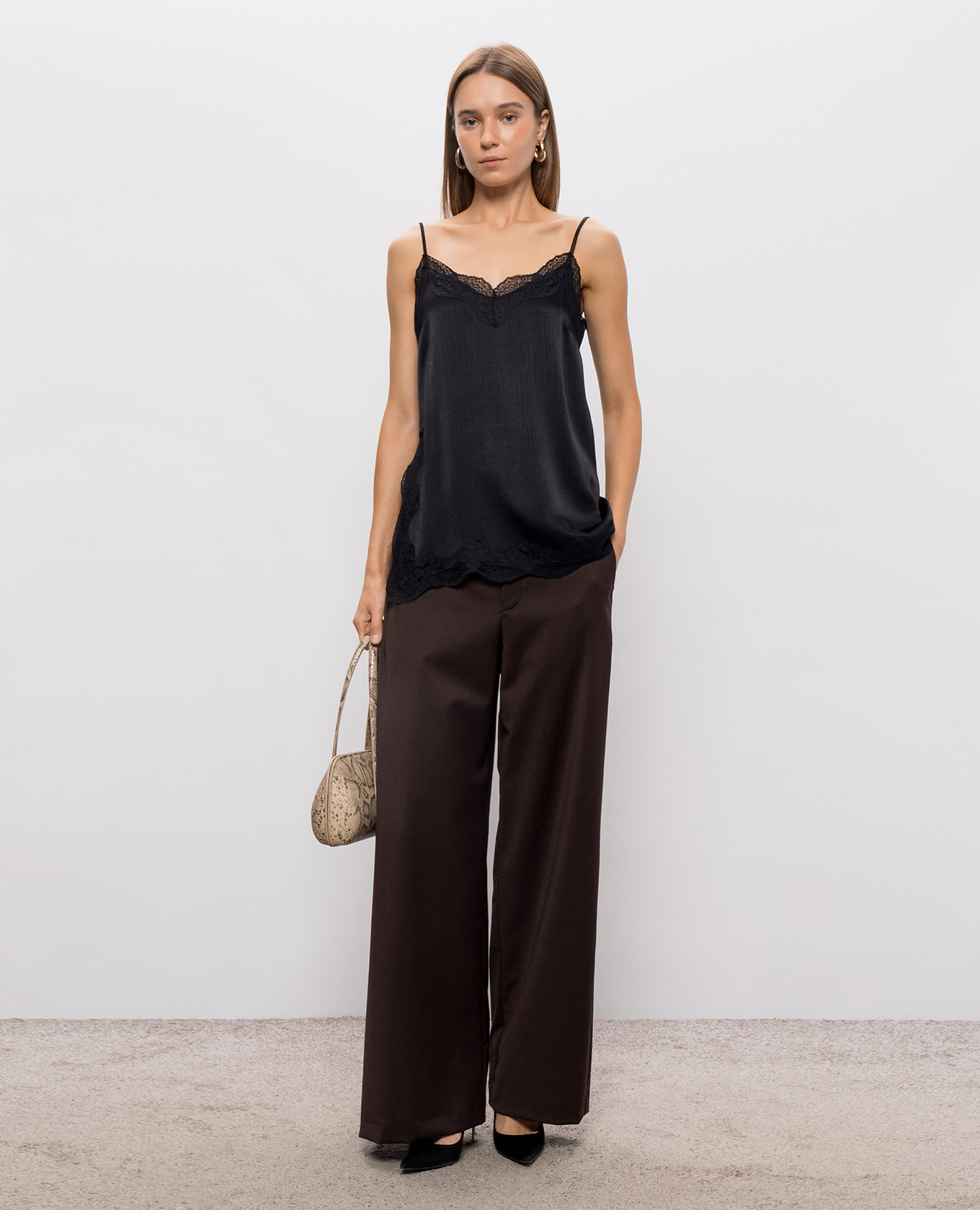 Black top with lace Solotre 2