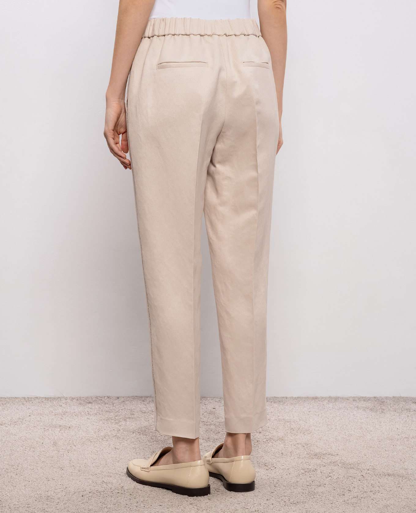 

Beige linen pants with monil chain Peserico