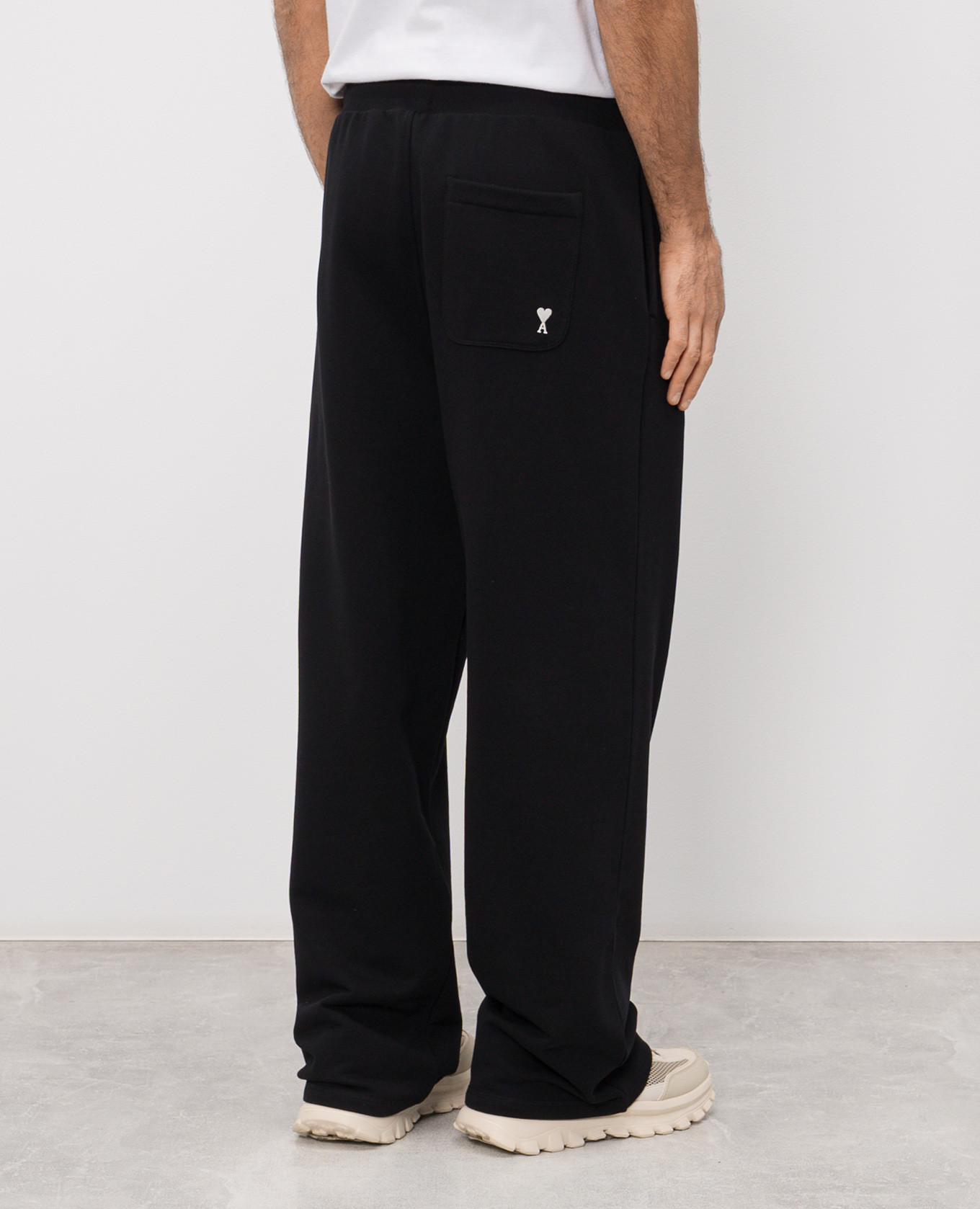 Black sweatpants with Ami de Coeur embroidered logo Ami Paris 4