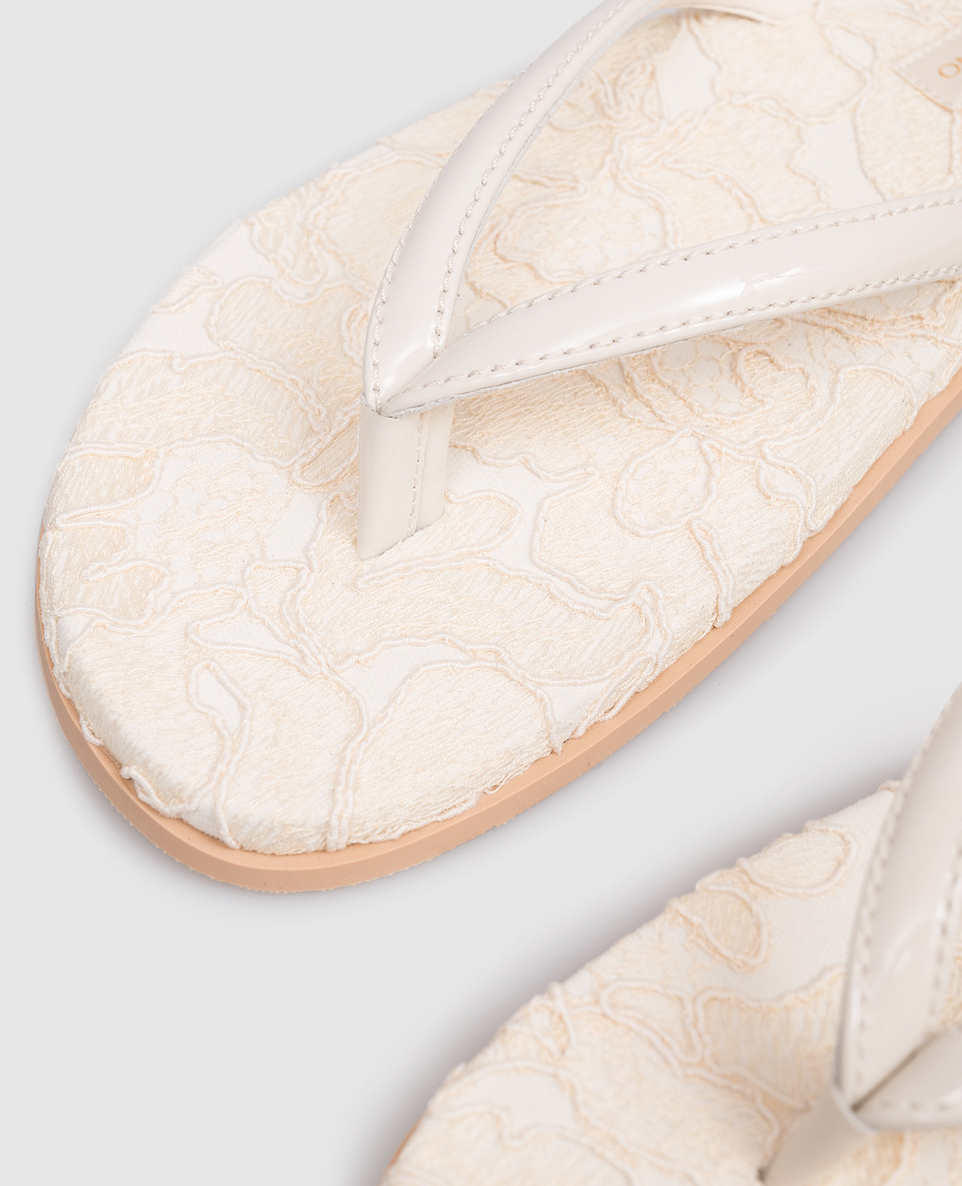 Beige patent leather flip-flops Ermanno Scervino 5