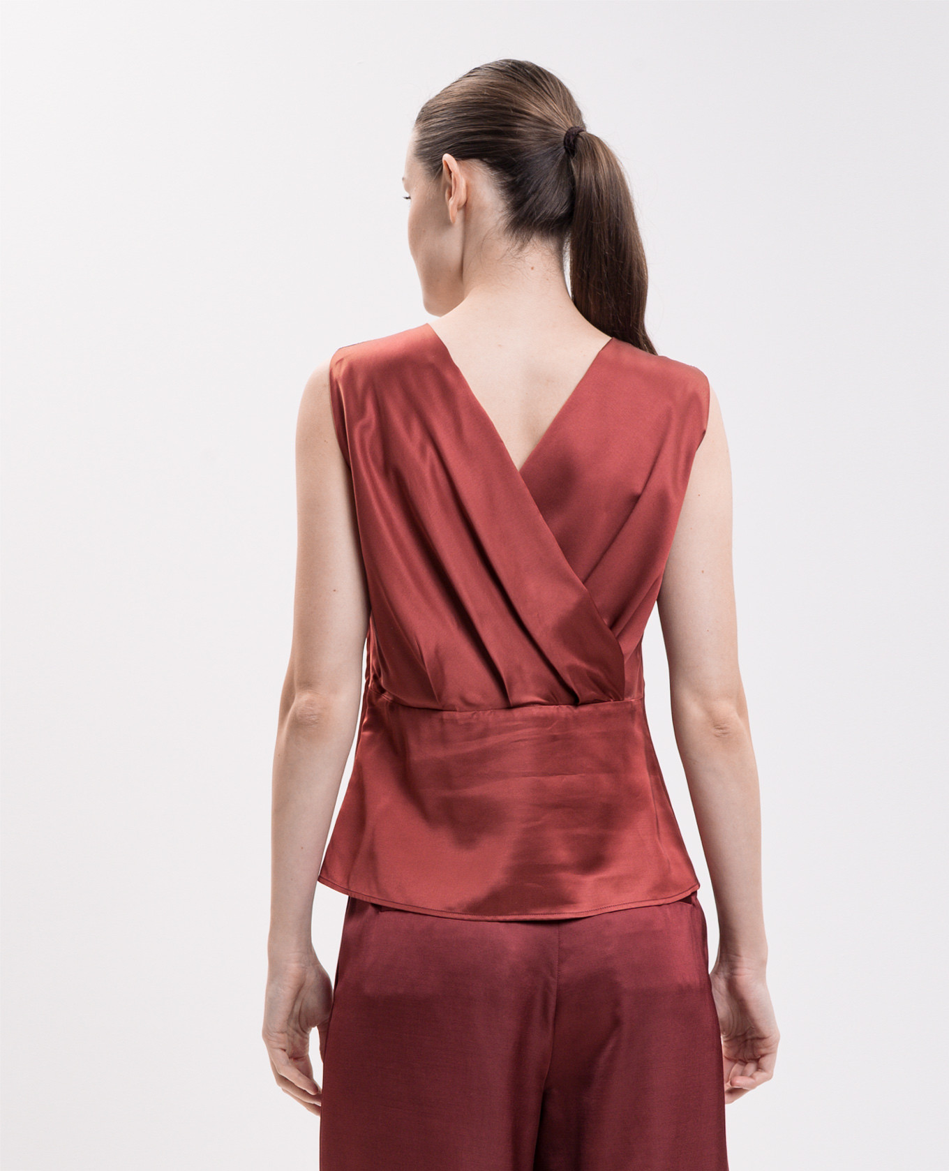 Red top with monil chain Peserico 4