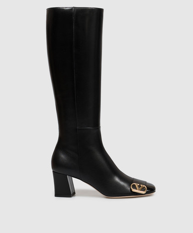 Black leather boots VLogo
