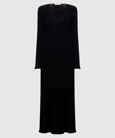 Robe noire en dentelle