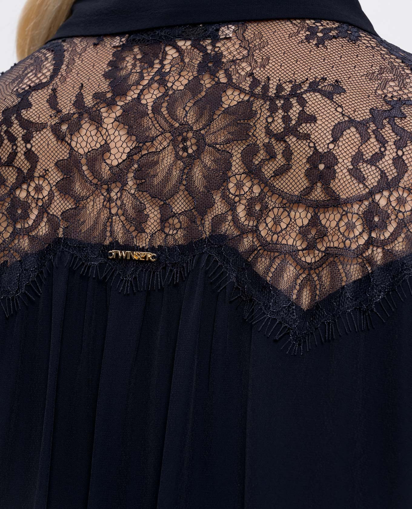 

Blue blouse with lace Twinset