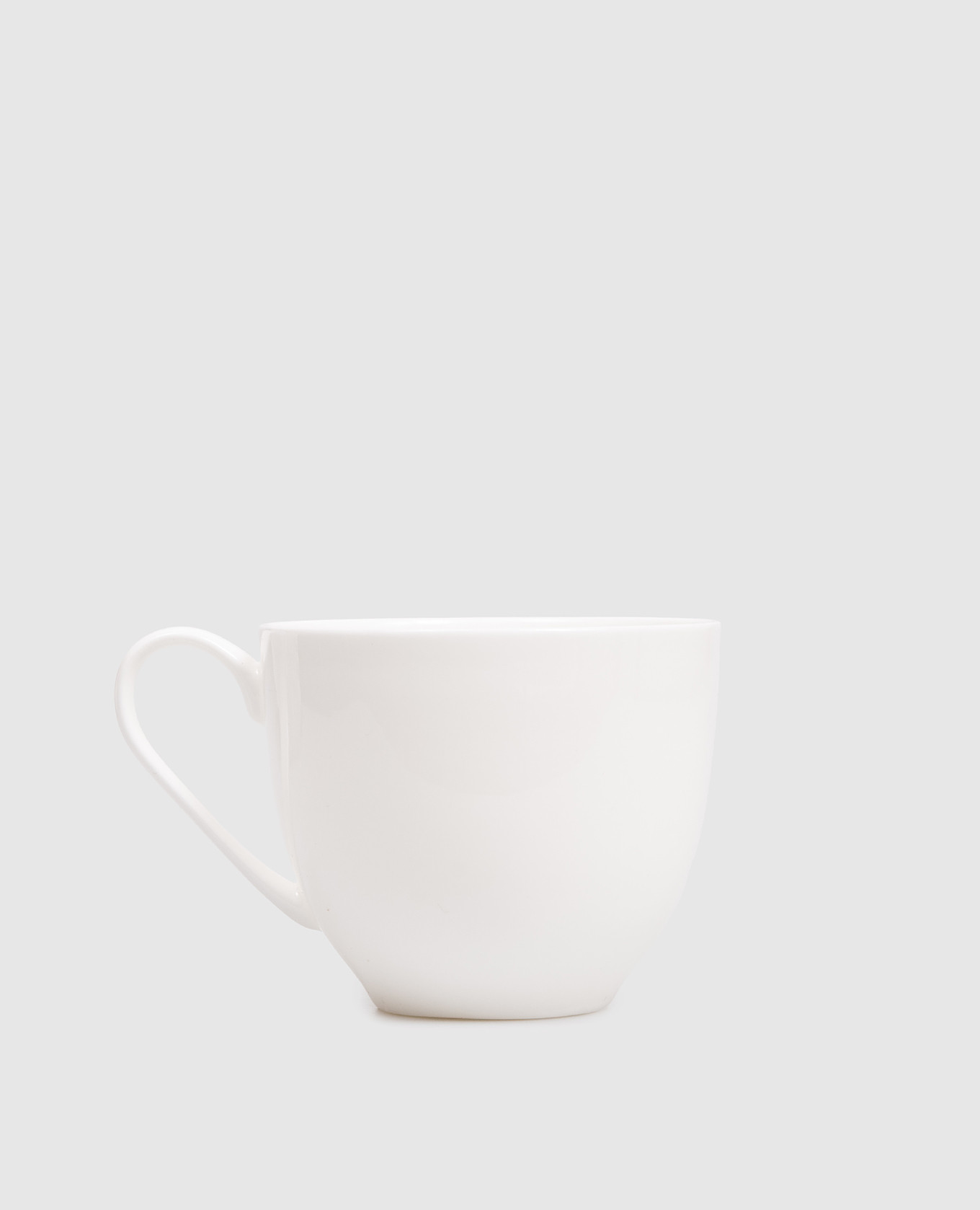 

Florence White Porcelain Tea Cup Geminiano Cozzi 1765