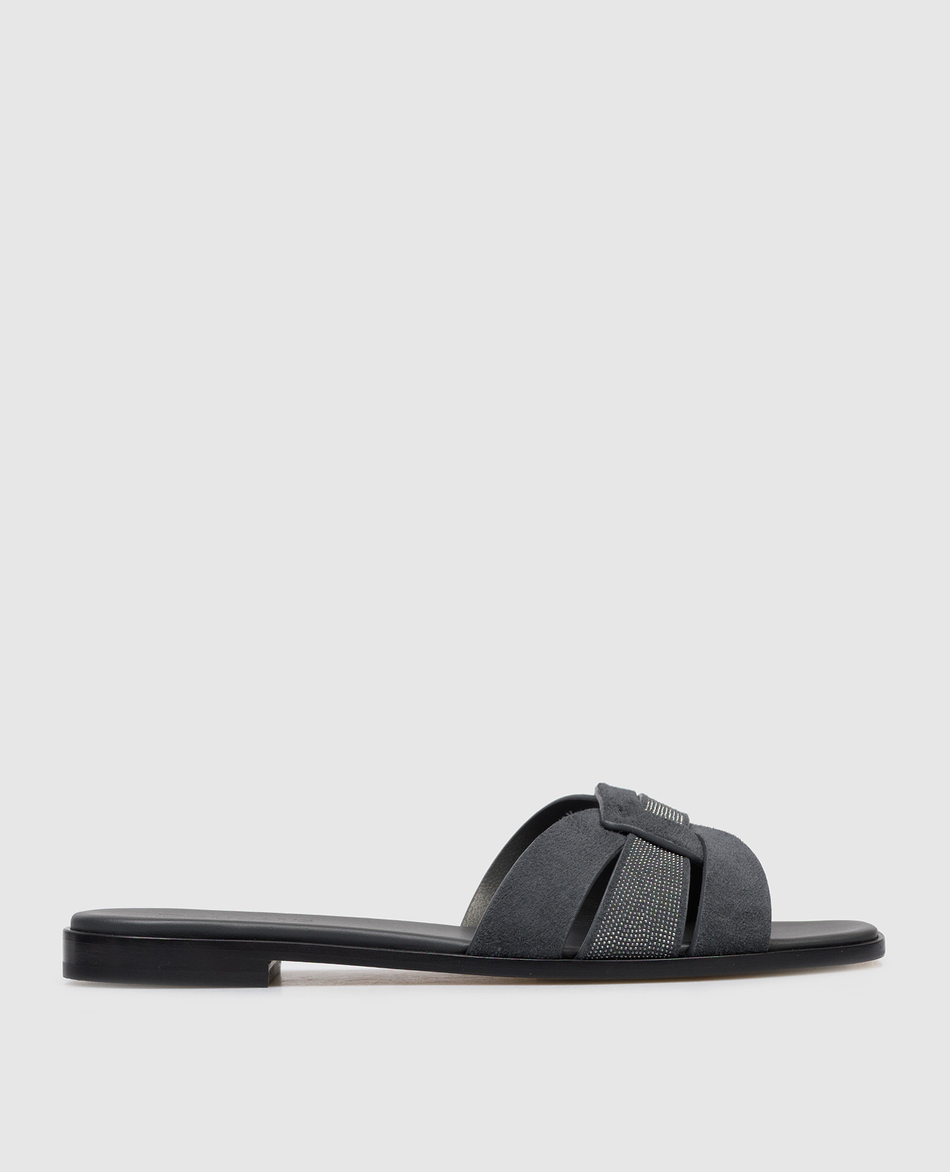 Gray suede flip-flops with a monil chain