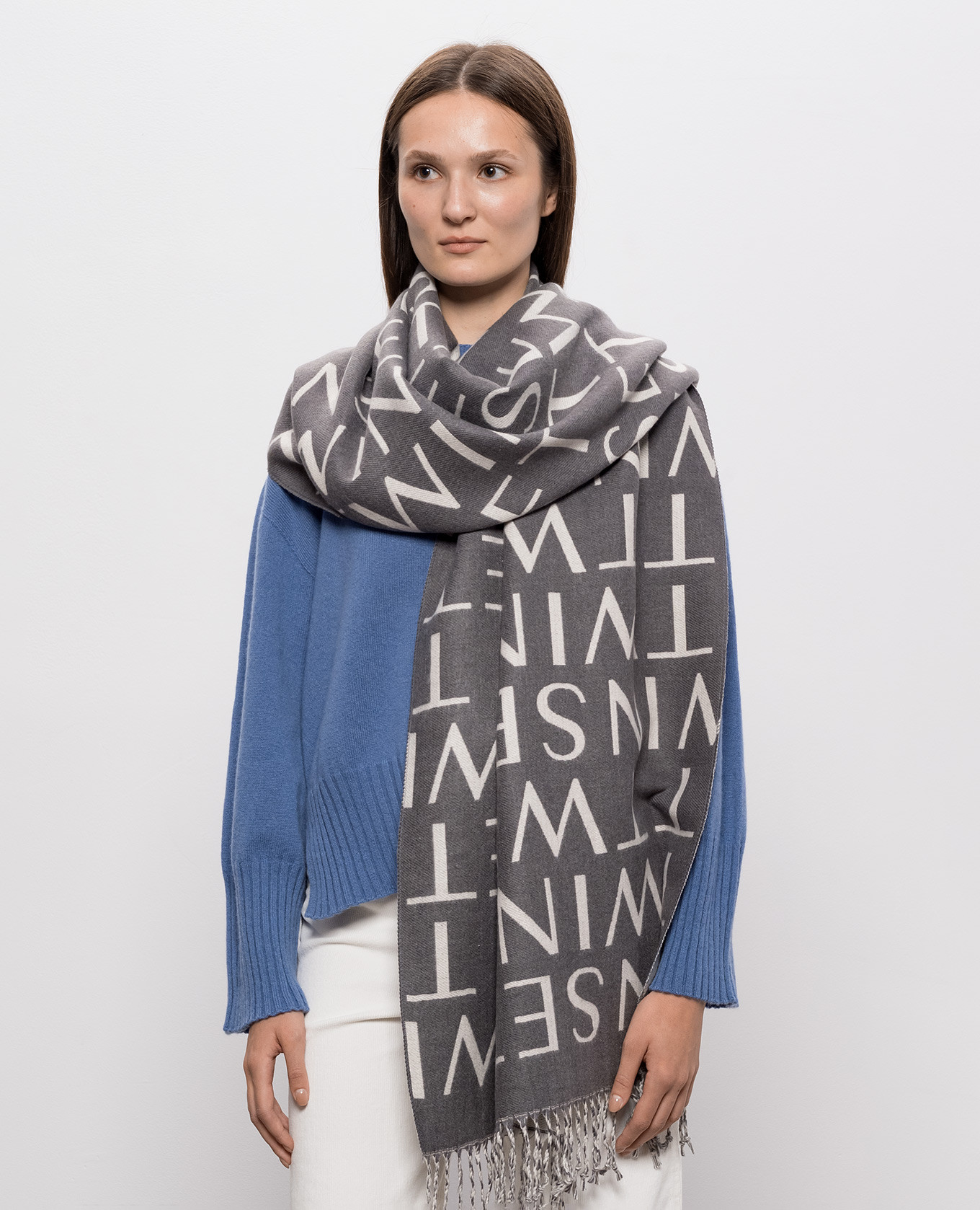 Gray scarf with logo pattern Twinset 2
