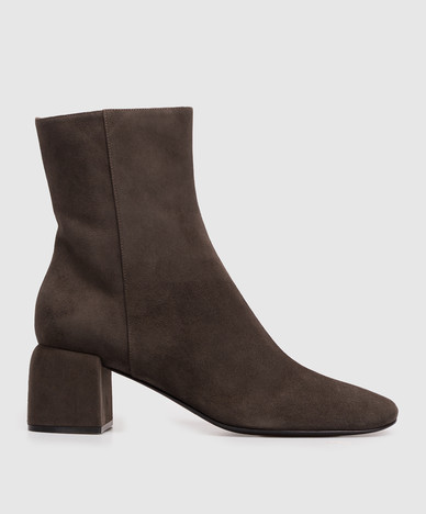 Brown suede Convex ankle boots