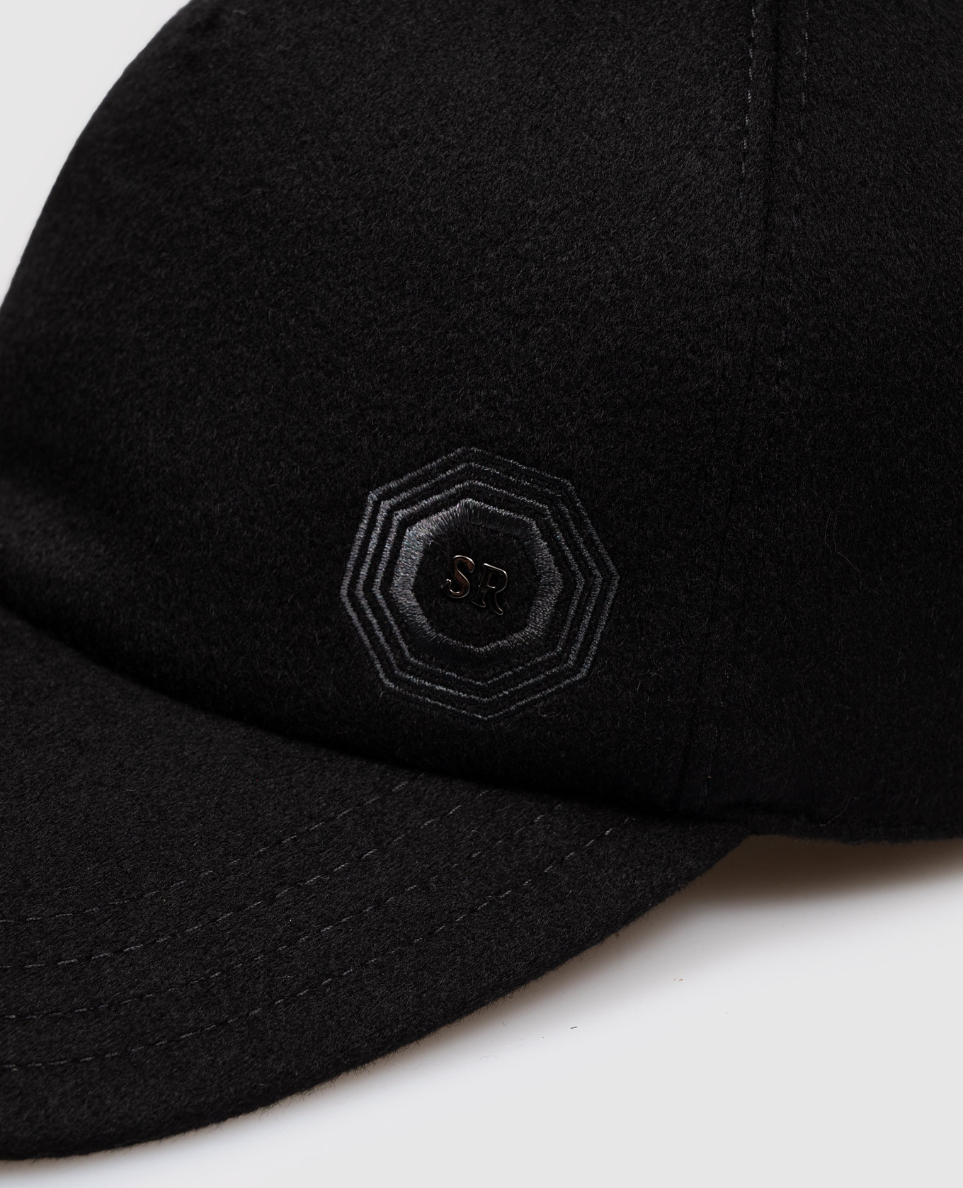 Black cashmere cap with logo Stefano Ricci 4