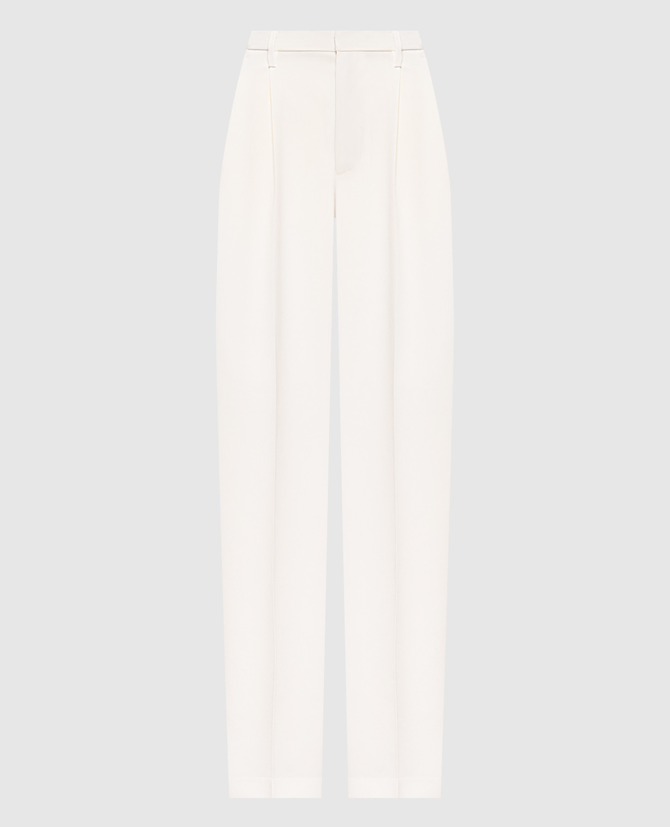 White pants with wool