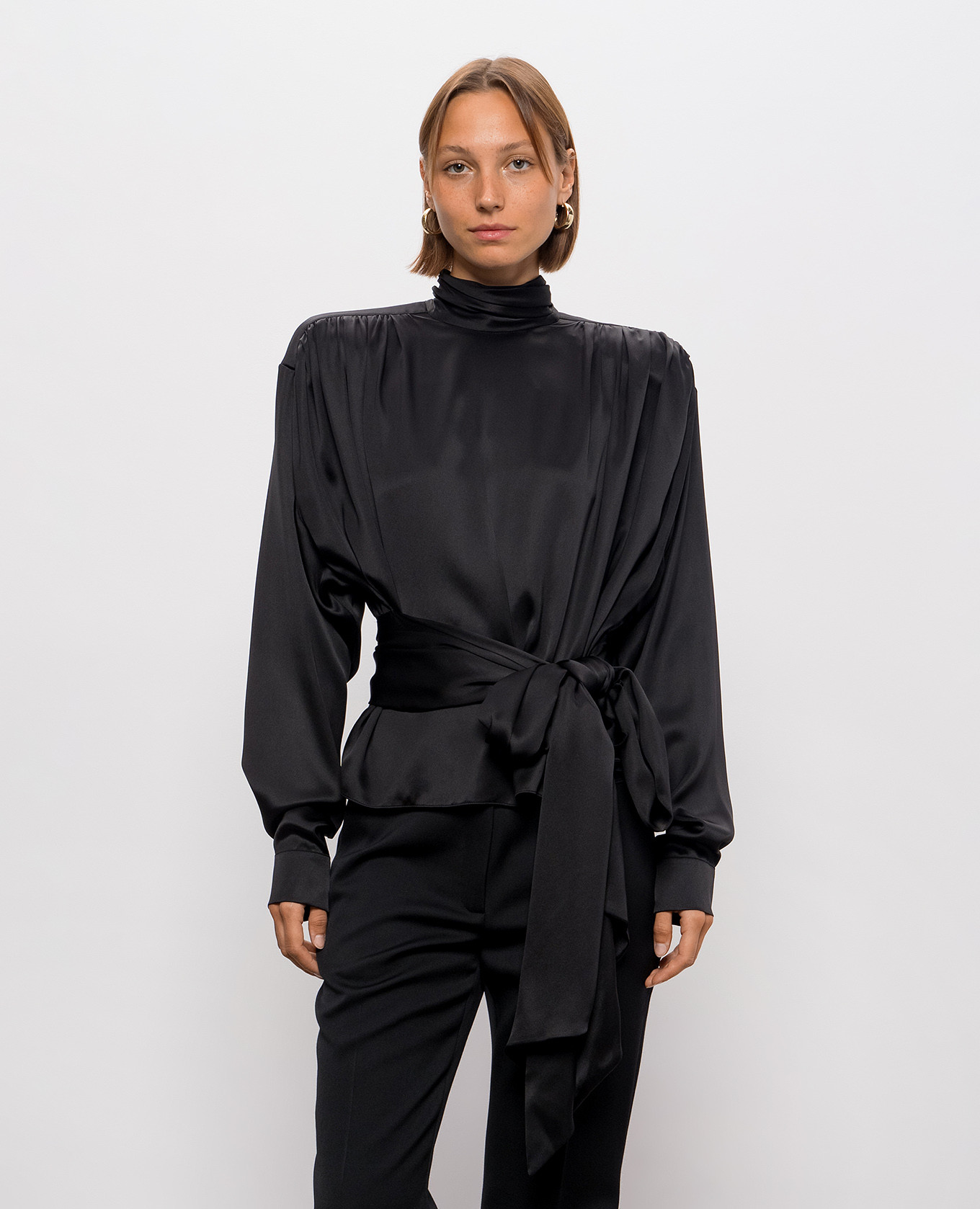 Black blouse with accented shoulders made of silk Balmain 3