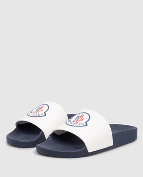 Moncler ENFANT Children's white flip-flops with textured logo L19544C00010M4225