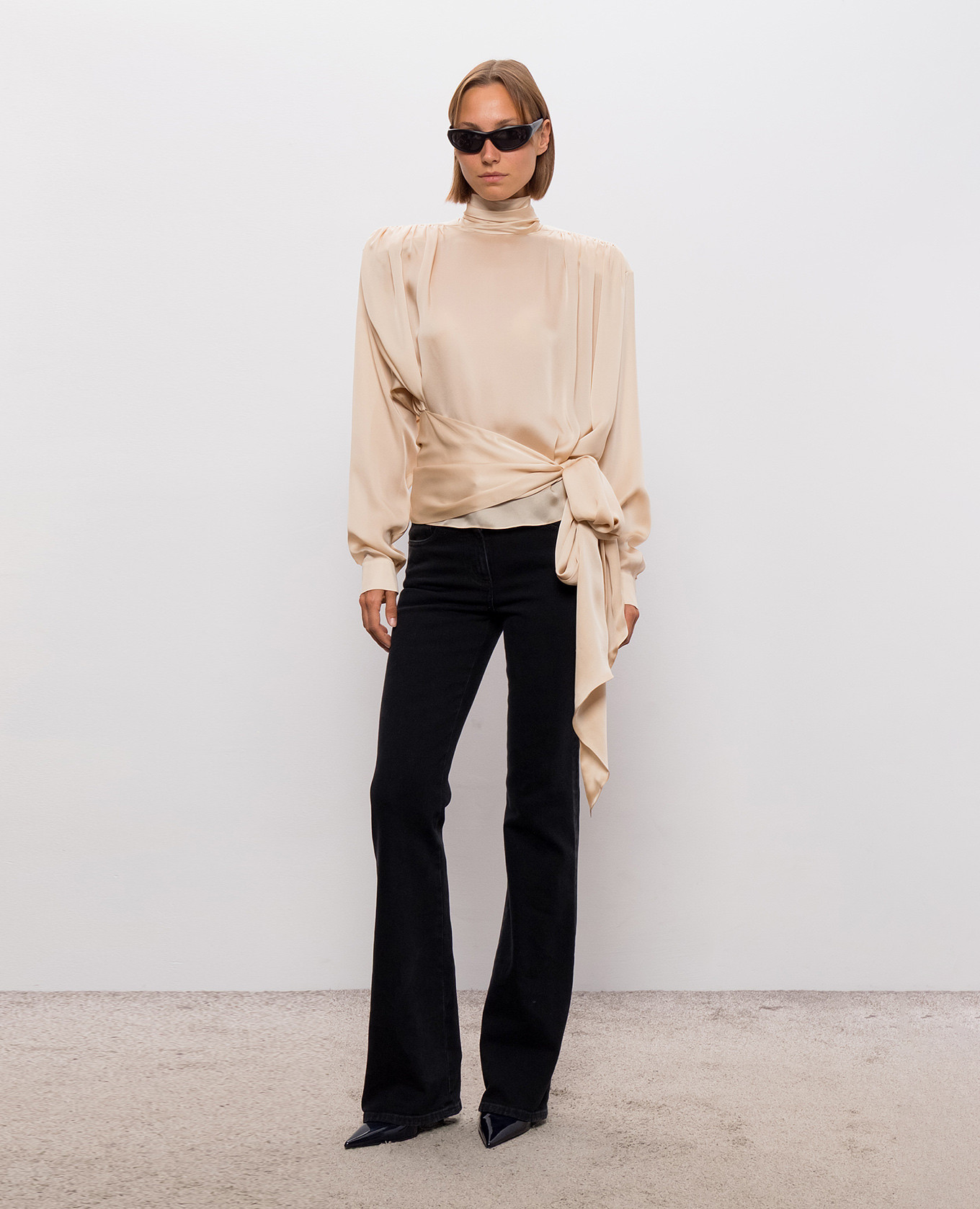 Beige blouse with accented shoulders made of silk Balmain 2