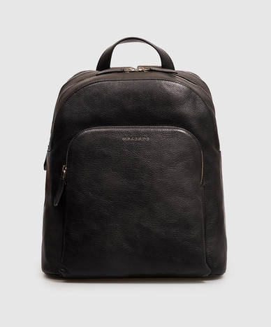 Schwarzer Lederrucksack mit strukturiertem Logo