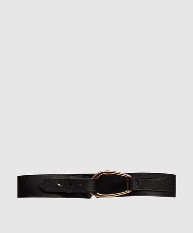 Cintura in pelle nera con logo inciso