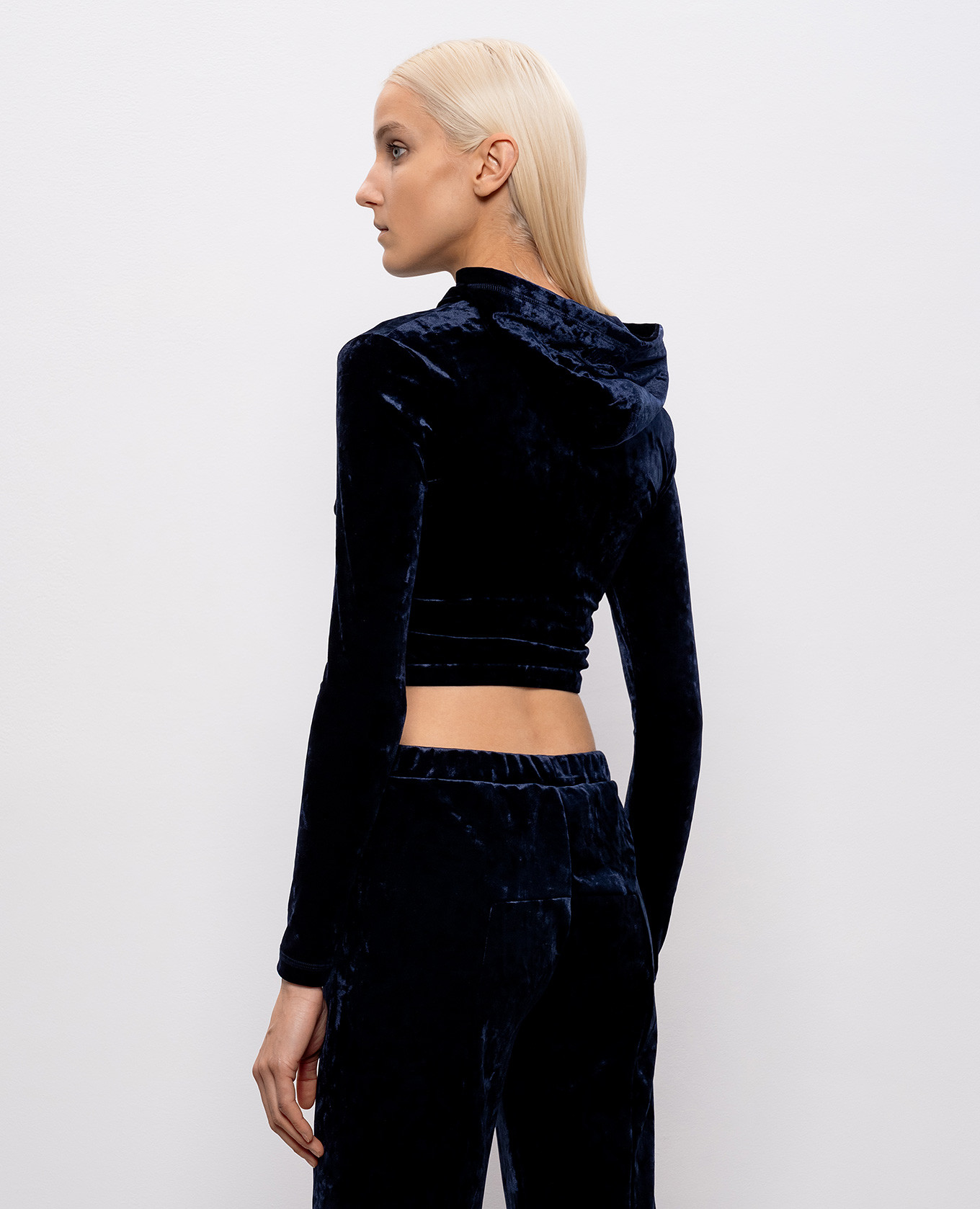Blue cropped velour sports jacket Vetements 4