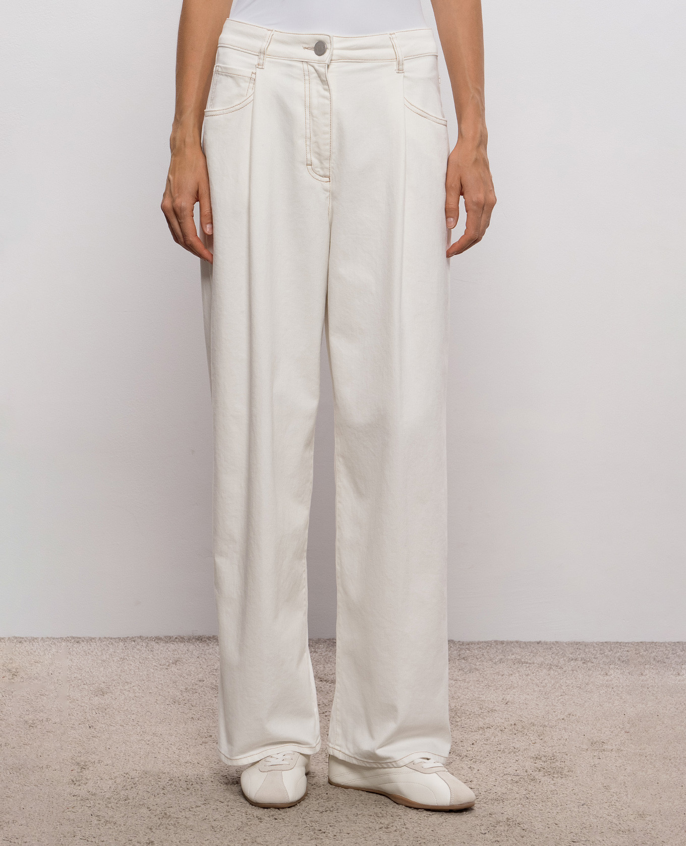 Ivory jeans with logo patch Peserico 3