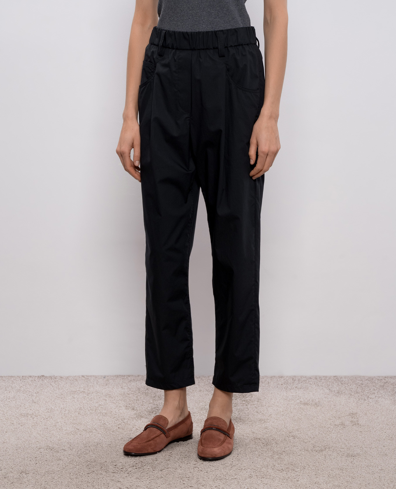 Black pants with a monil chain Brunello Cucinelli 3